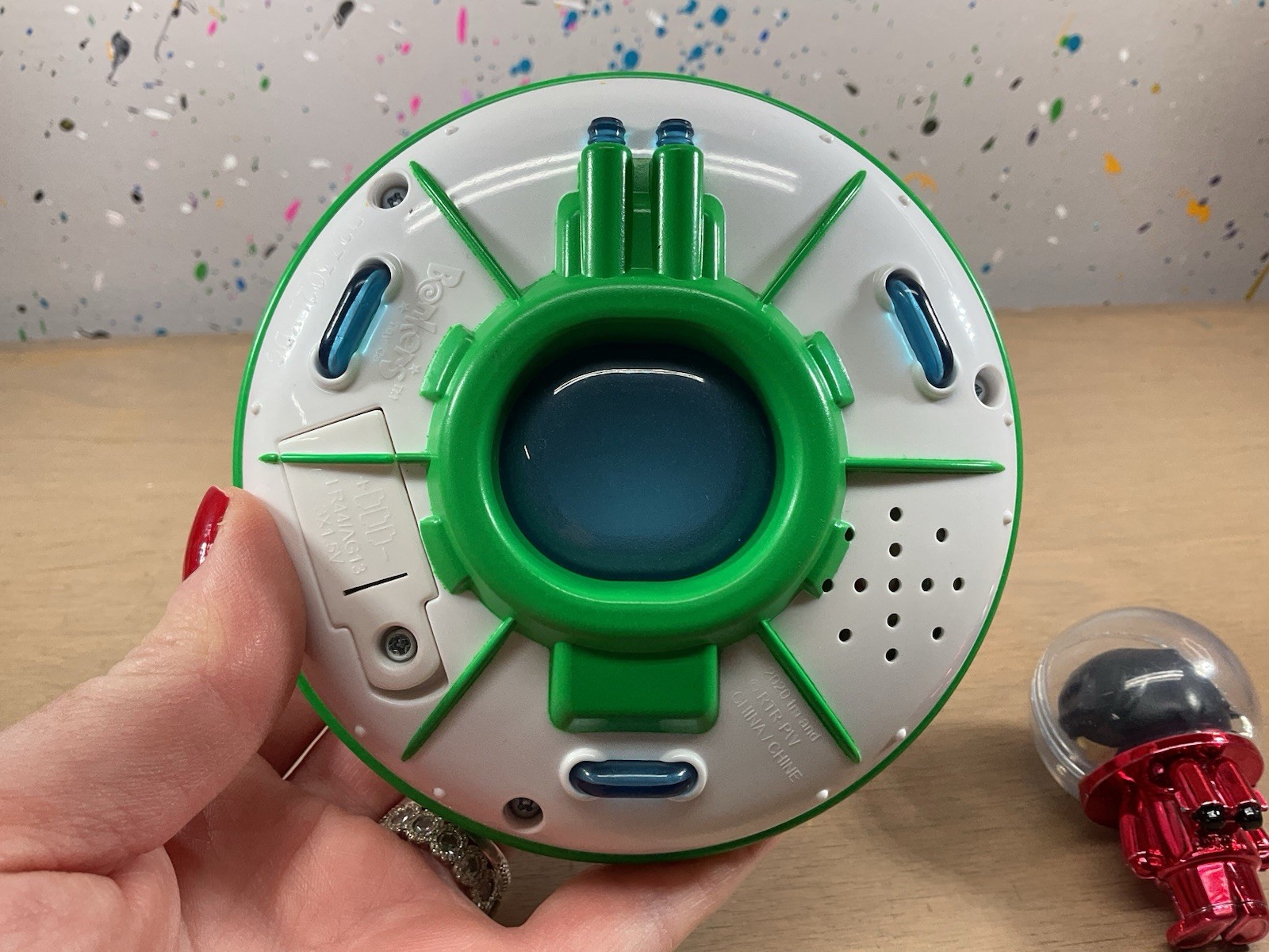 Ryan’s World White Green Spaceship And Figures Alien Ryan Working