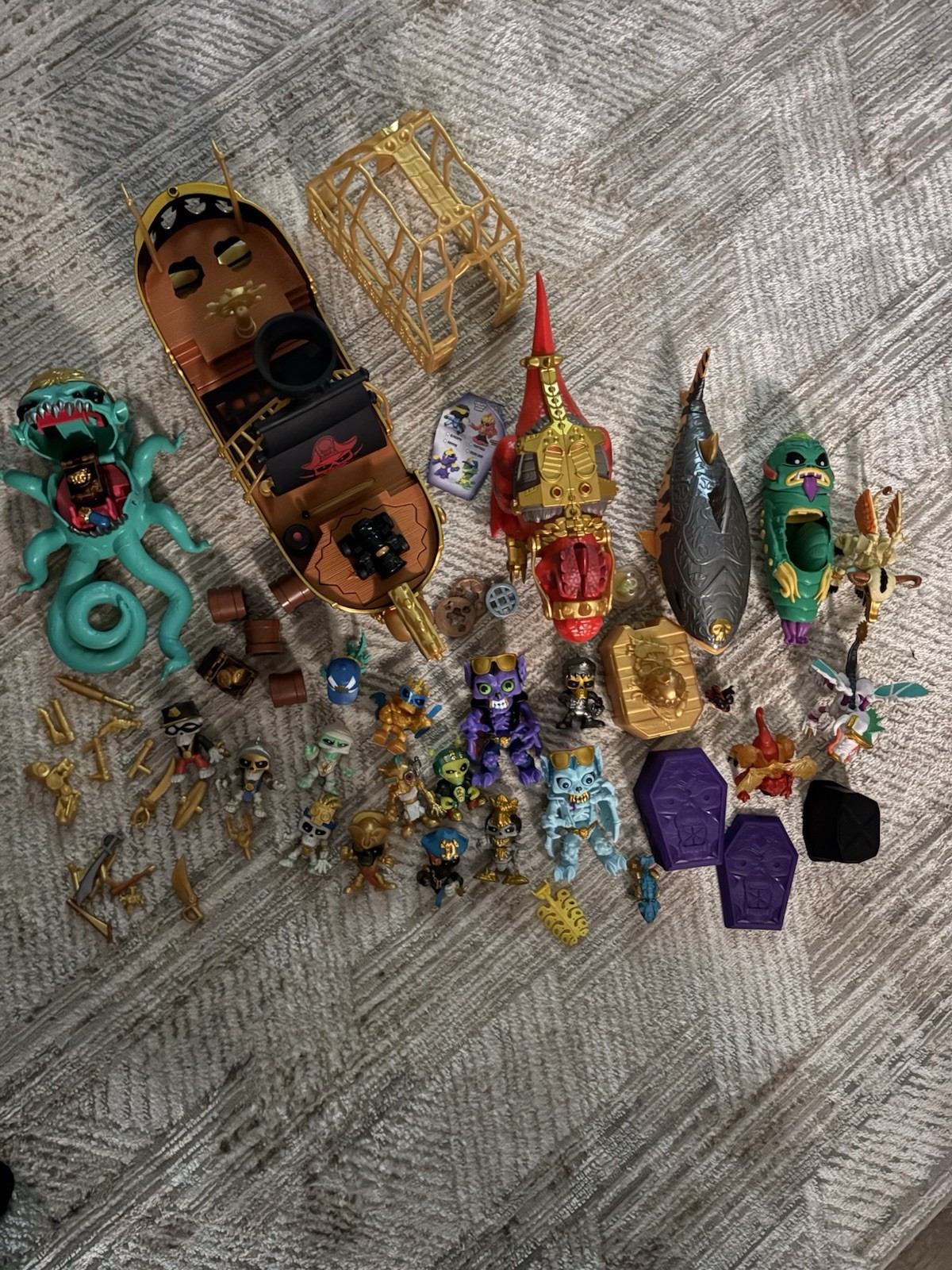 Treasure X Bundle Pirate Ship, Shark, Character Figures With Gold Plated Pieces
