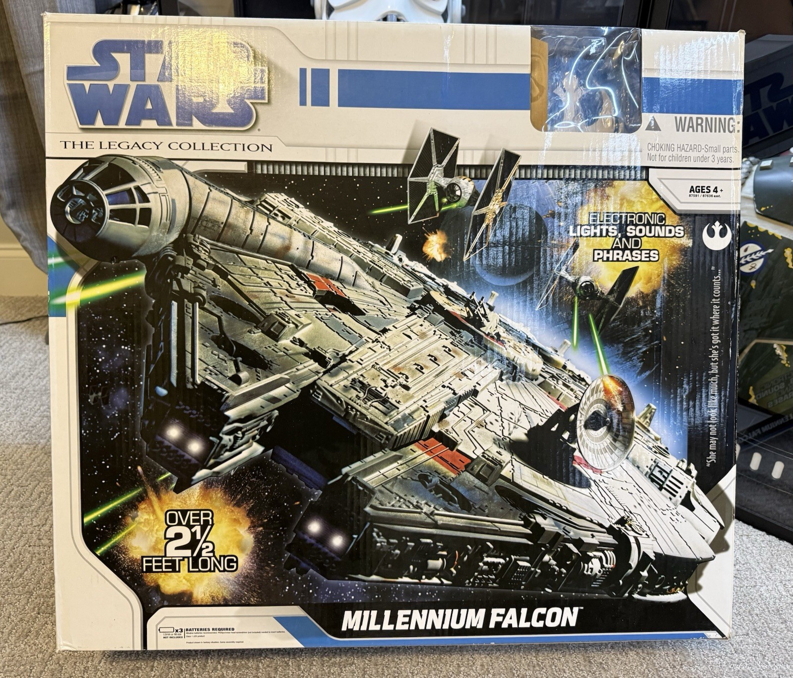 Star Wars Legacy Collection COMPLETE Millennium Falcon w/box, lights & sounds.