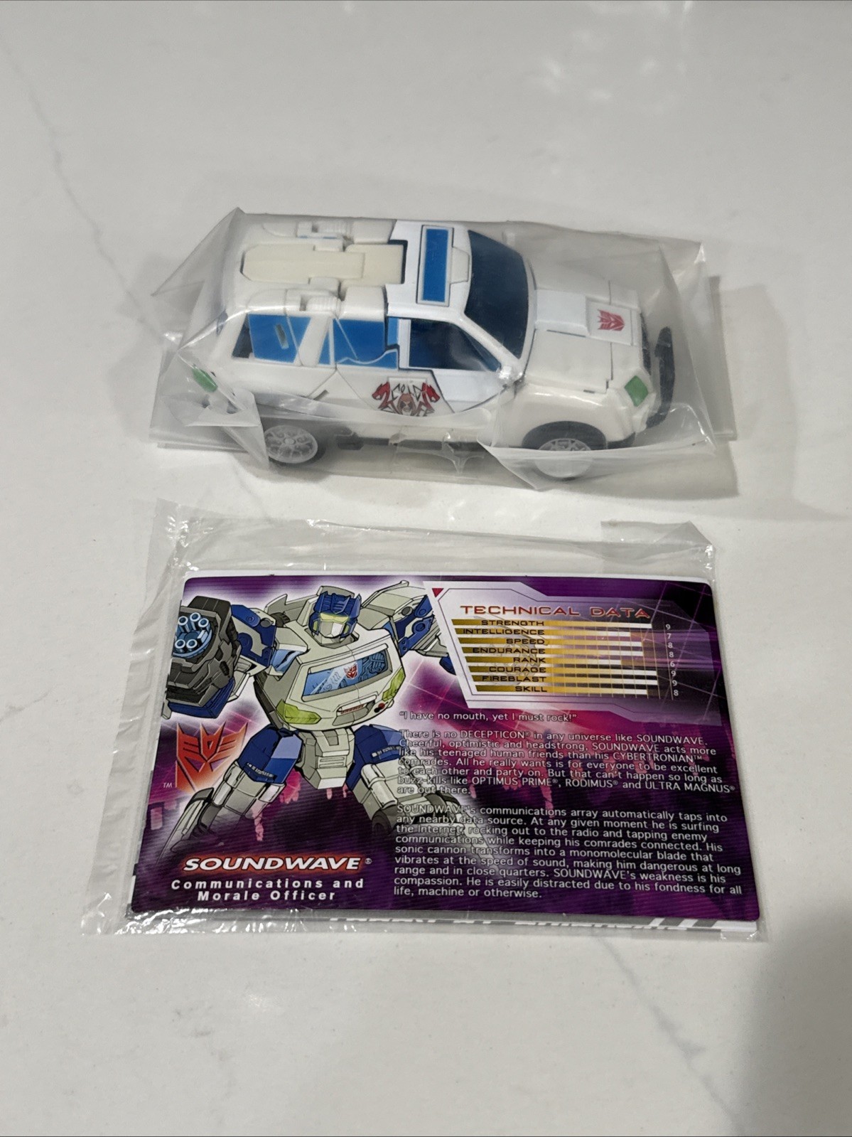 Transformers Botcon Invasion Shattered Glass Soundwave 2012 Timelines New
