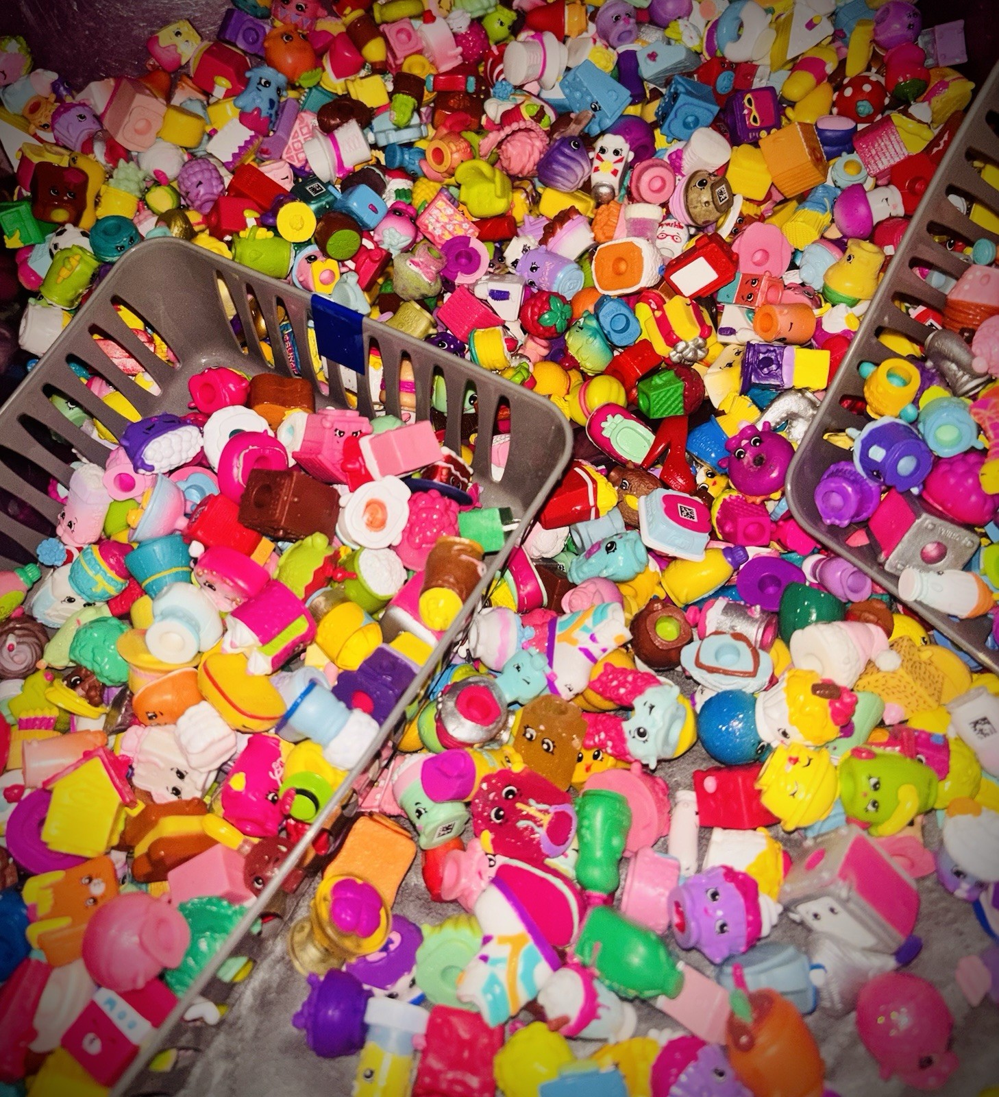 (25pcs) Shopkins Lot with mixed selection Random All Seasons, No Duplicates