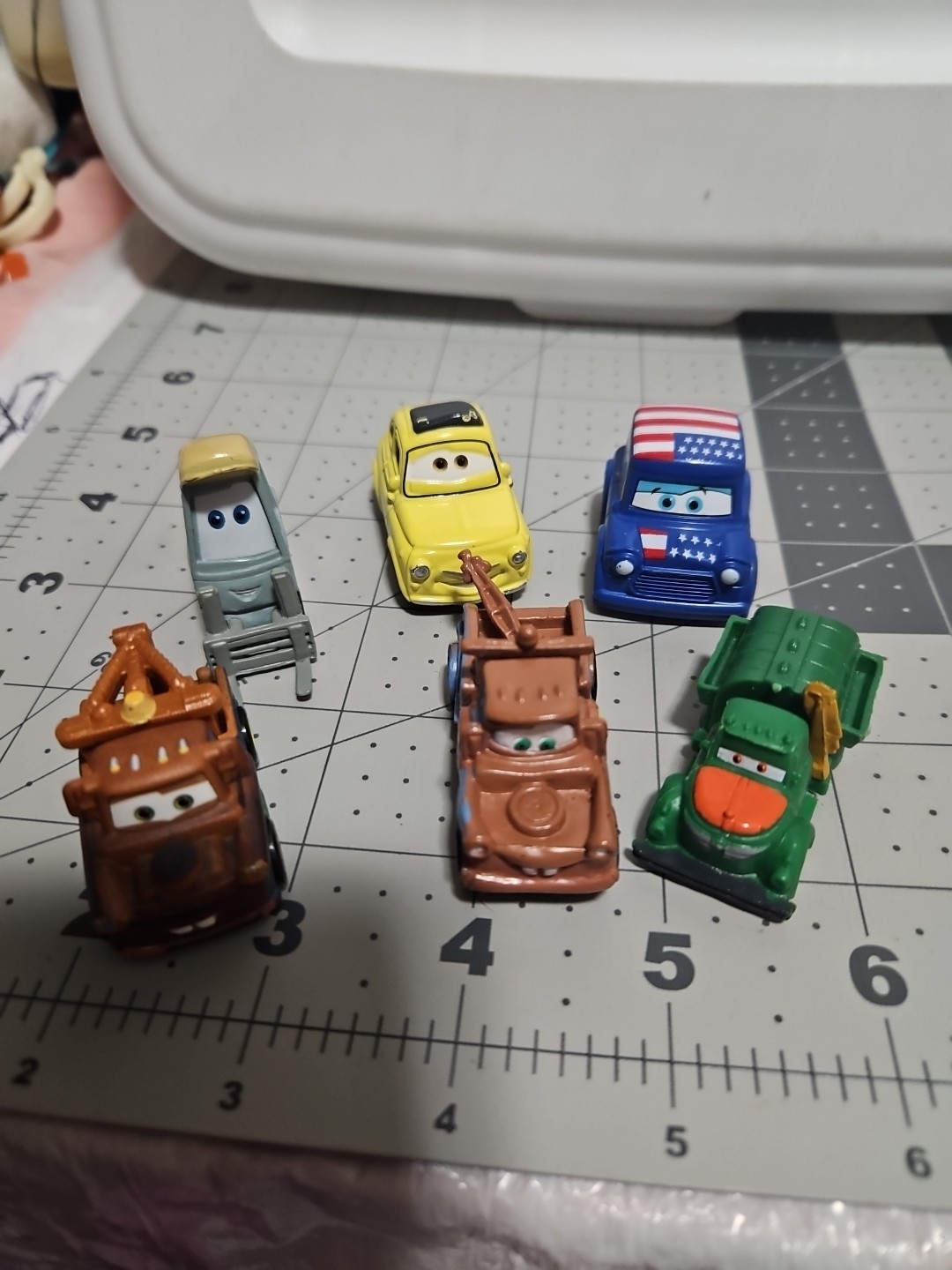 Disney Pixar CARS Mixed Lot of 6 Different Sizes & Materials Mini Racers
