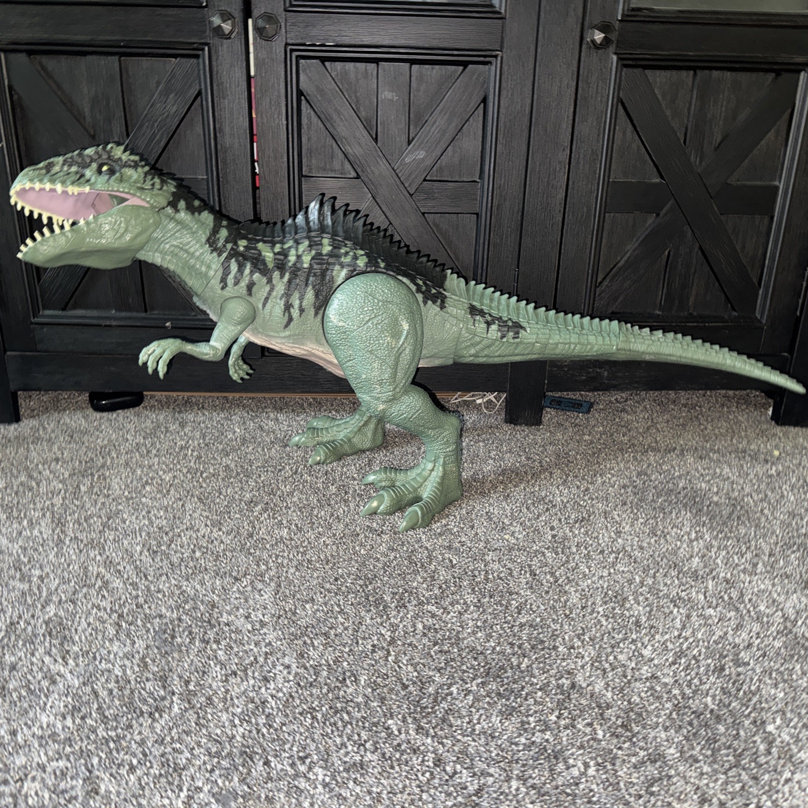 Jurassic World Dominion Super Colossal Giganotosaurus Dinosaur Park Toy 40” Long