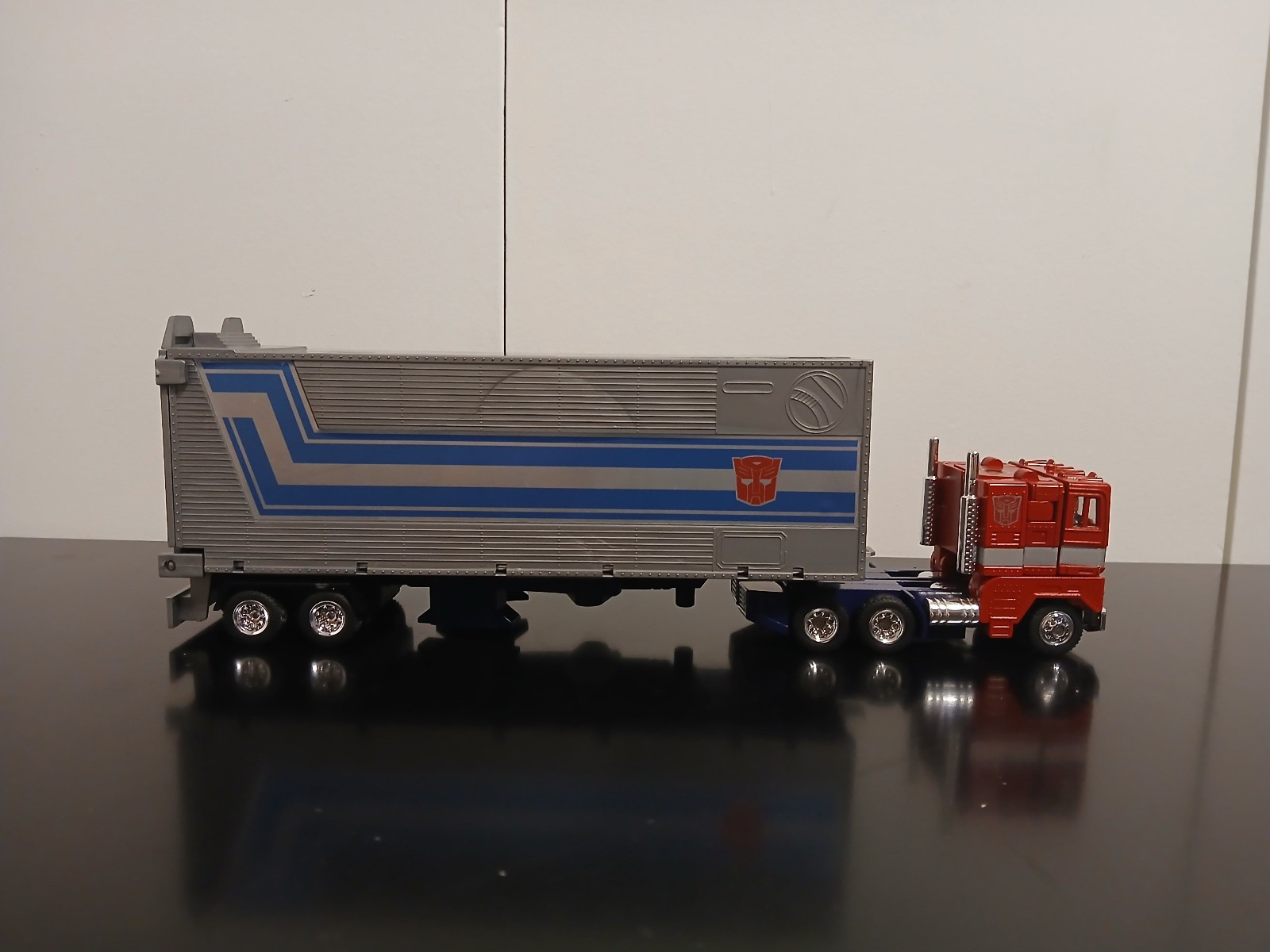 Transformers KC-01 KO Die-Cast Optimus Prime Missing Link G1 Trailer & Bumblebee
