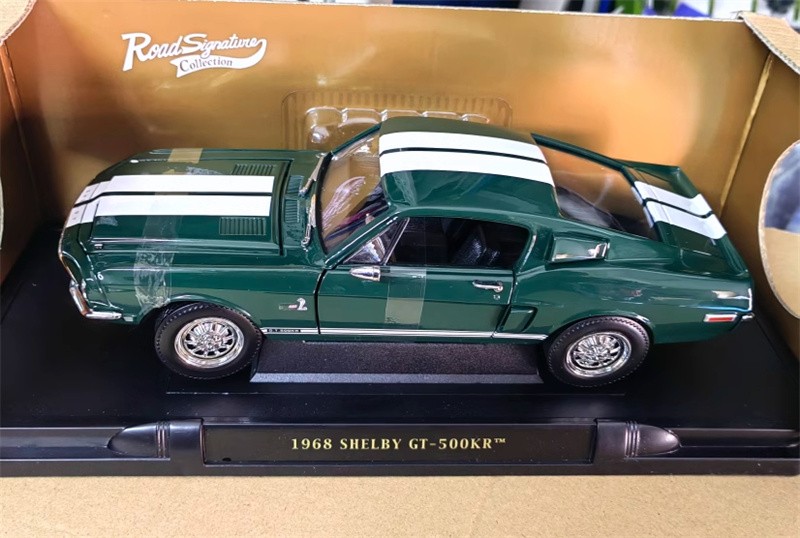1:18 Diecast Retro Classic Car Model – Realistic Collectible Toy for Boys