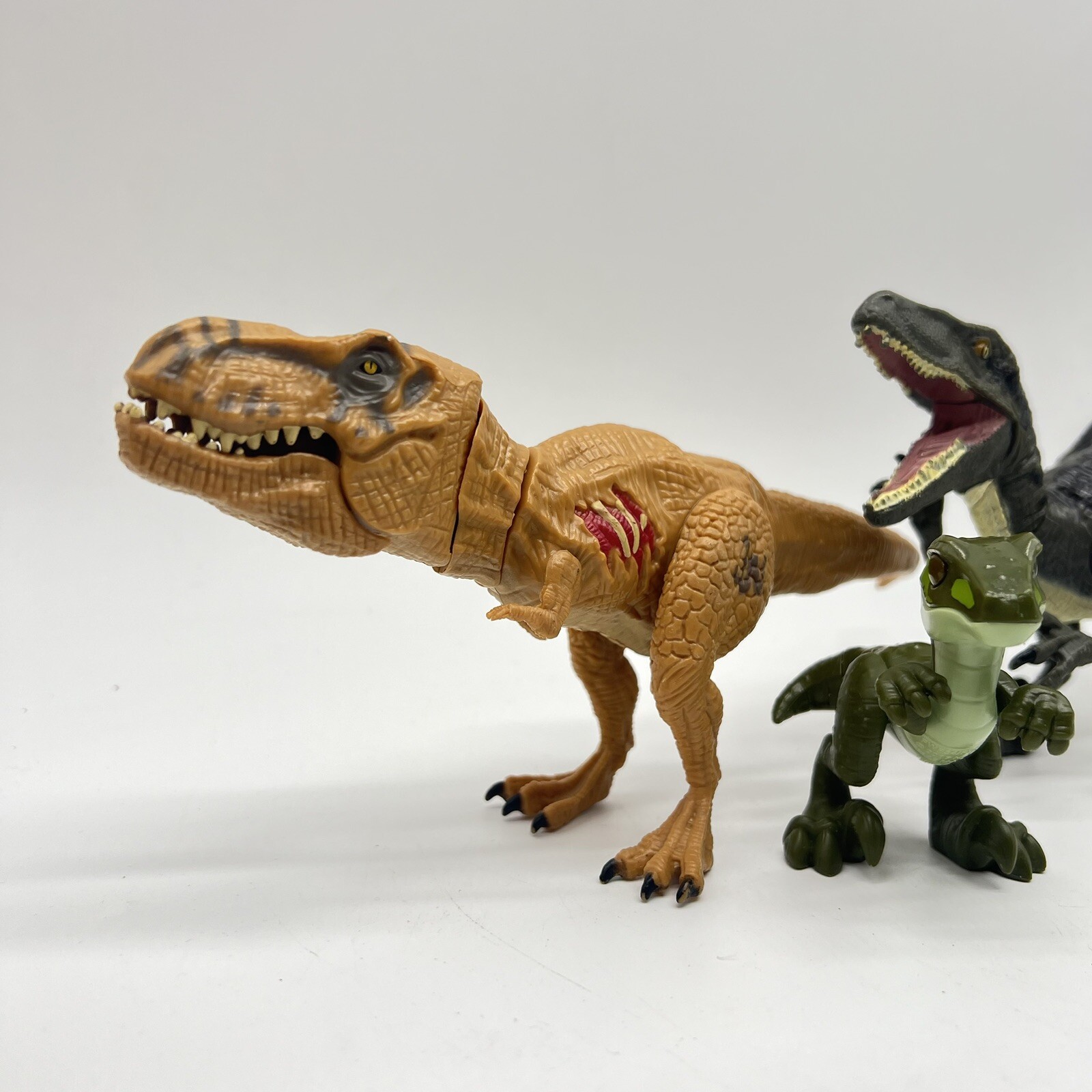 Jurassic Park World Dinosaur Lot Of 4 Apatosaurus Velociraptor Blue T-Rex Raptor