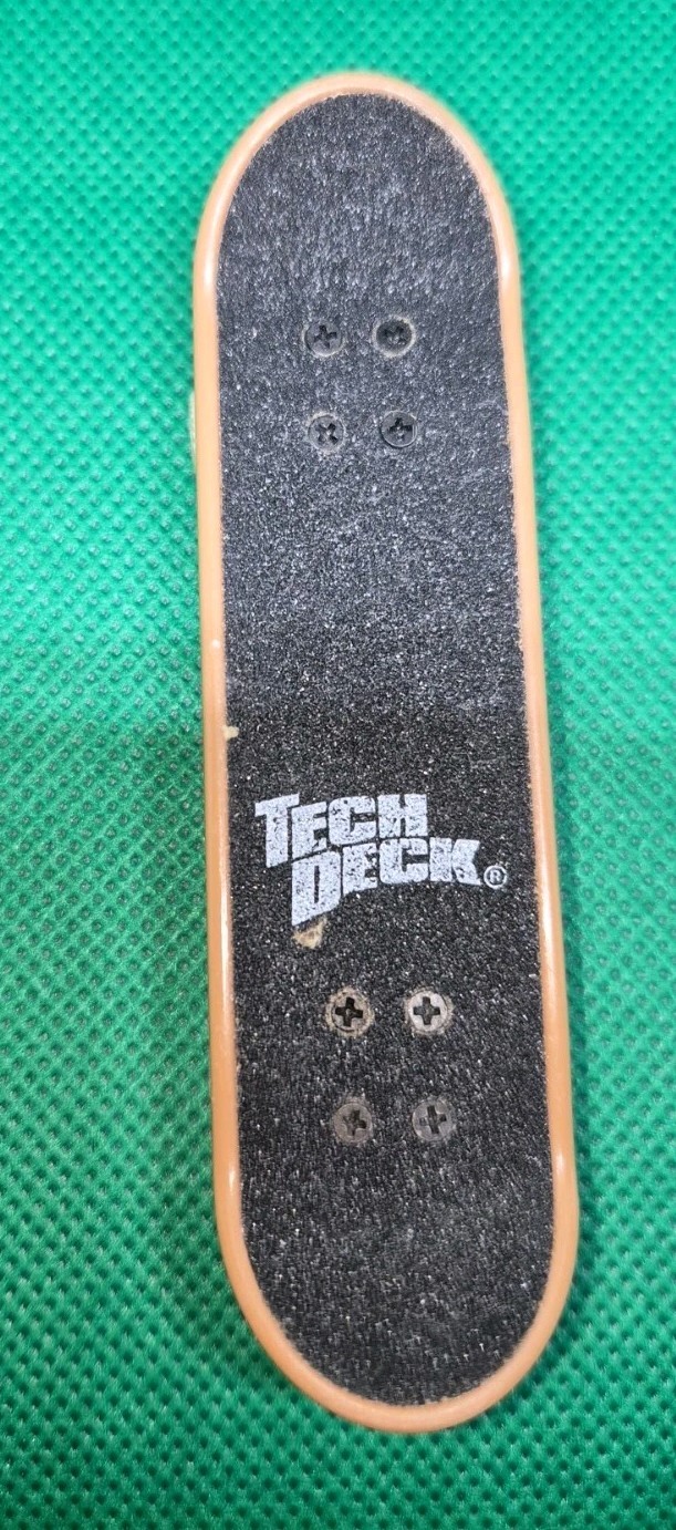 TECH DECK DGK All Day Fingerboard Dirty Ghetto Kids Bloodshot Eyes