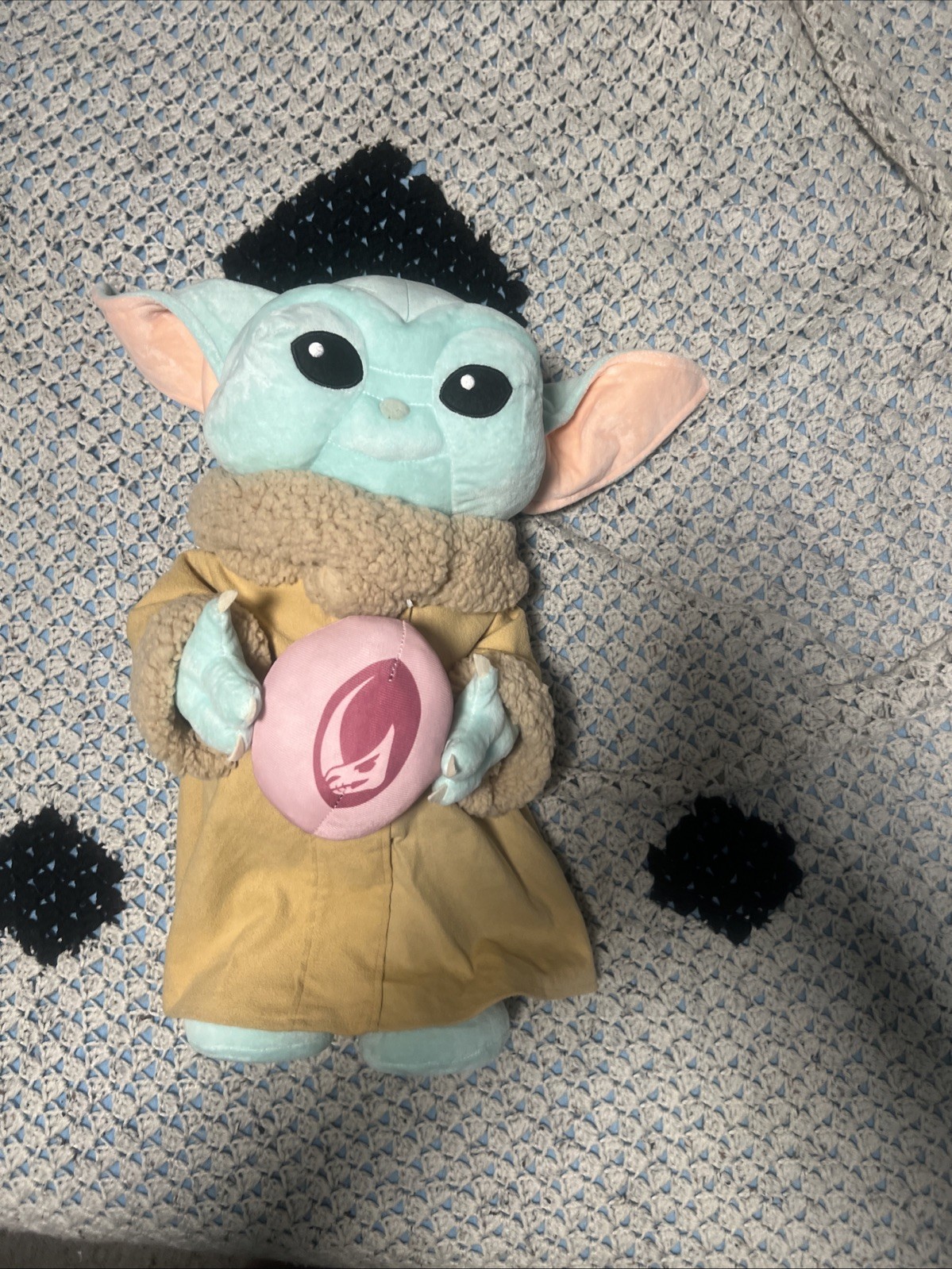 Star Wars Mandalorian 19” The Child Baby Yoda Grogu Easter Greeter Plush 2021