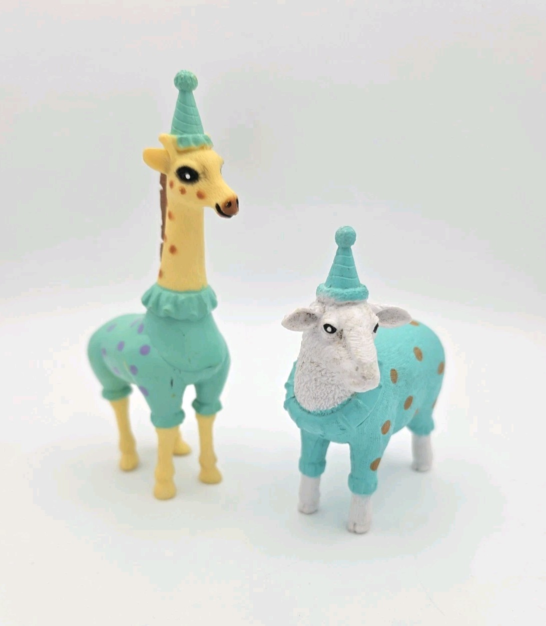Ankyo Target Bullseye Zoo Circus Animals Figure Party Hat Giraffe and Sheep