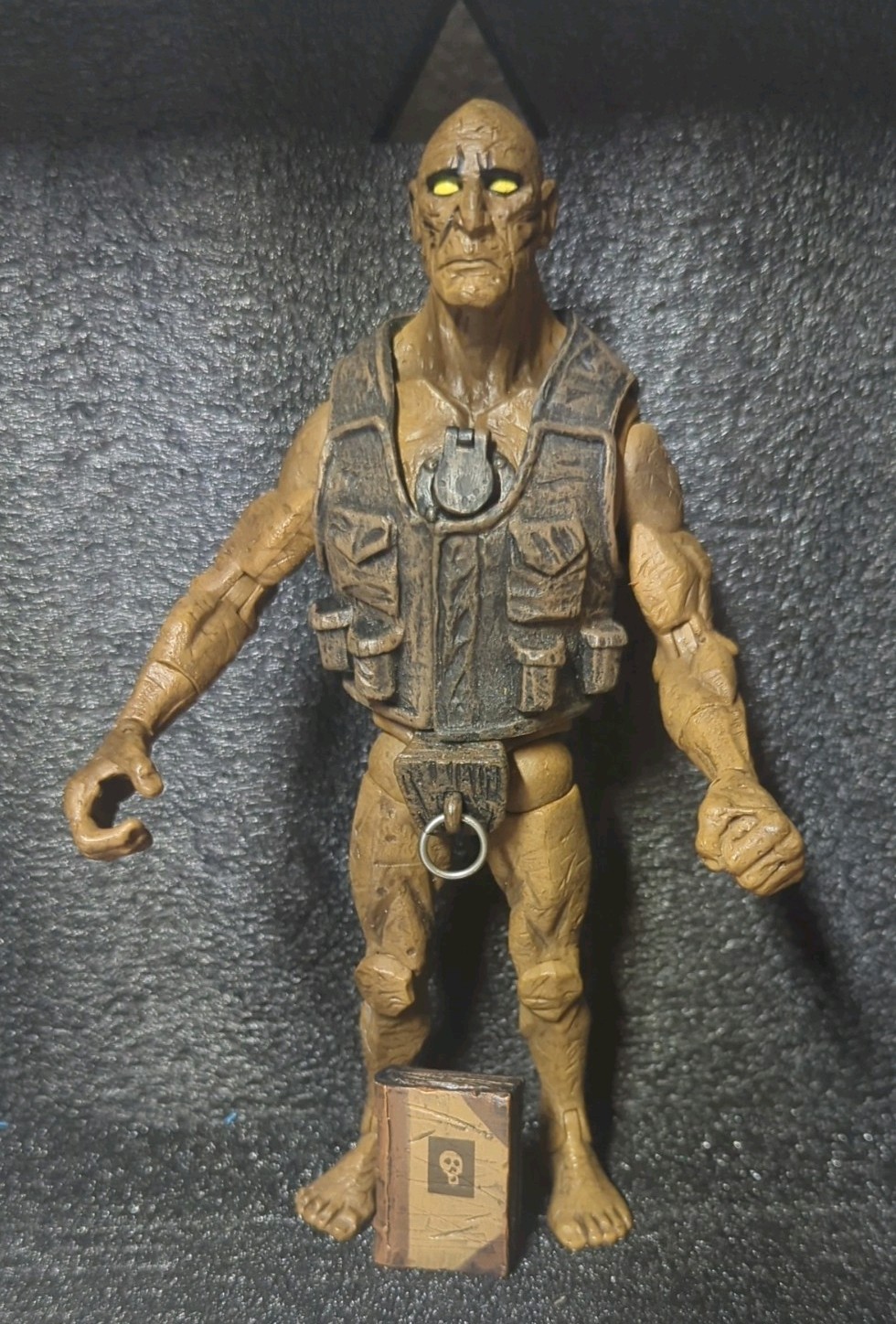 Mike Mignola’s HELLBOY ROGER Action Figure MEZCO 2006 Loose Complete Vintage