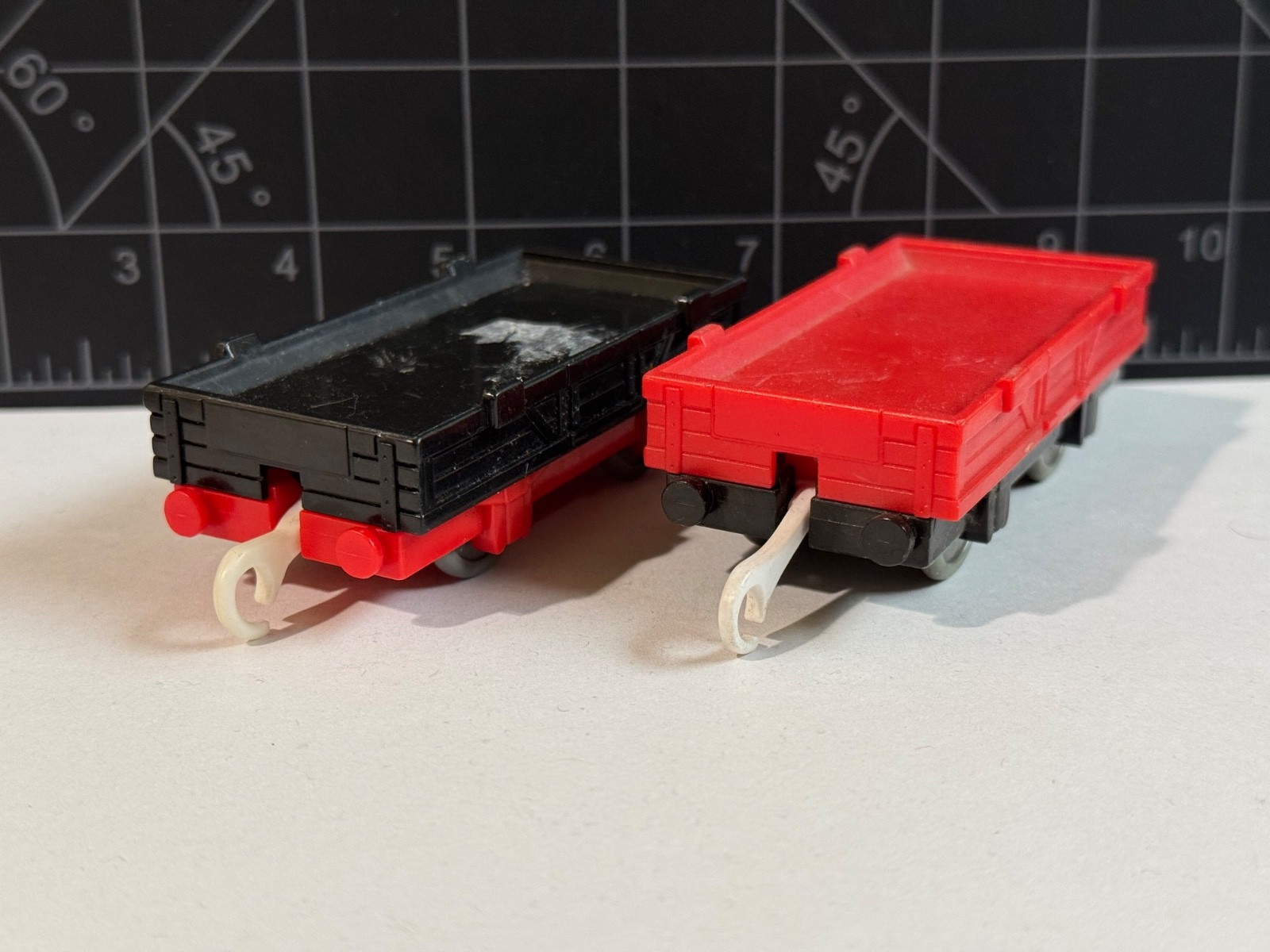 Thomas and Friends Trackmaster Black & Red Flat Cars