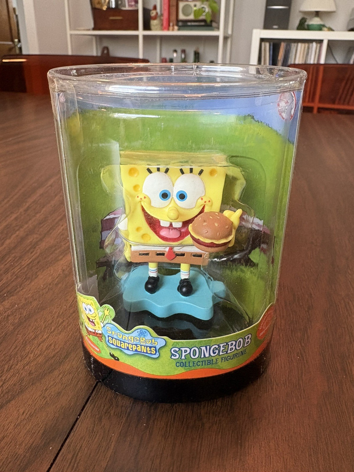 Vintage 2003 Spongebob Squarepants Figure Viacom Collectors w/ Krabby Patty