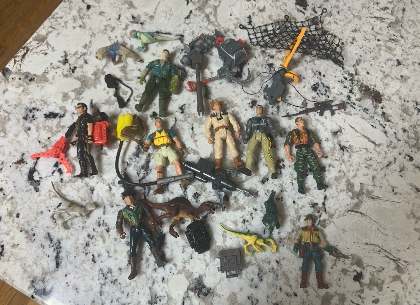 Vintage Kenner Jurassic Park Action Figures Lot w/ Small Dinos Accessories Parts