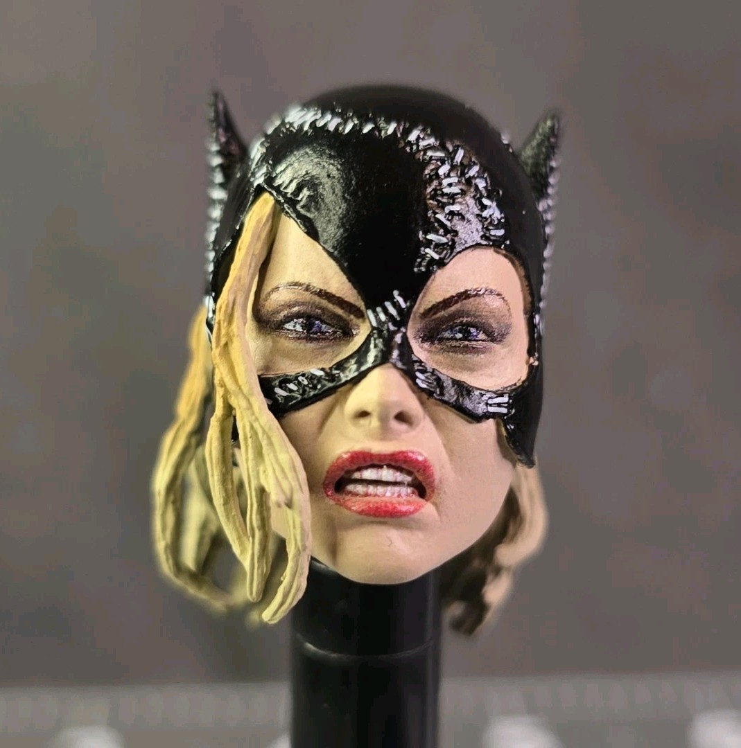 2026 NECA Batman Returns Catwoman 8” Action Figure HEAD 2 accessory