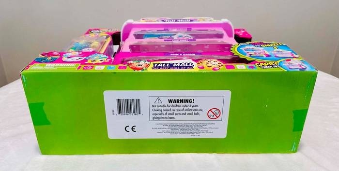 NEW 2015 Shopkins Tall Mall Elevator 4 Exclusive Shopkins Carry Case