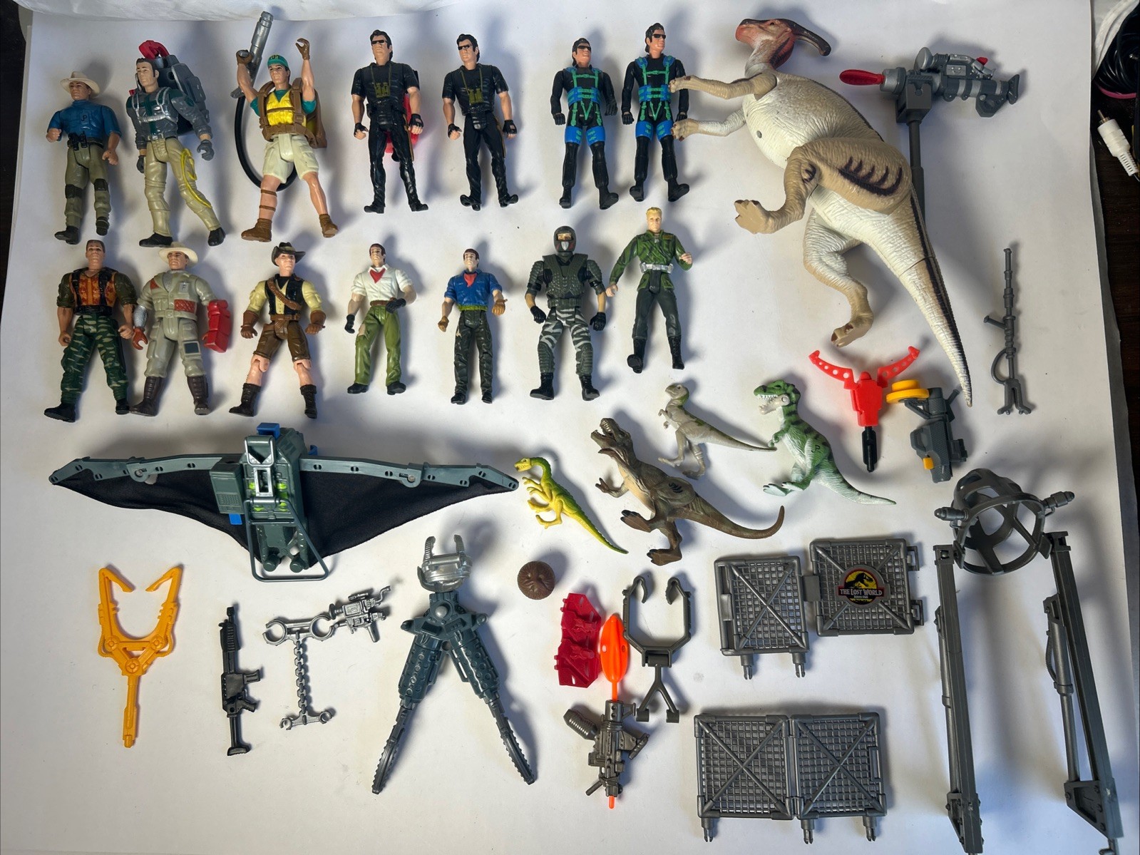 Jurassic Park Lost World Kenner Lot Of 14X Figures, Weapons, 5 Dinos & Capture