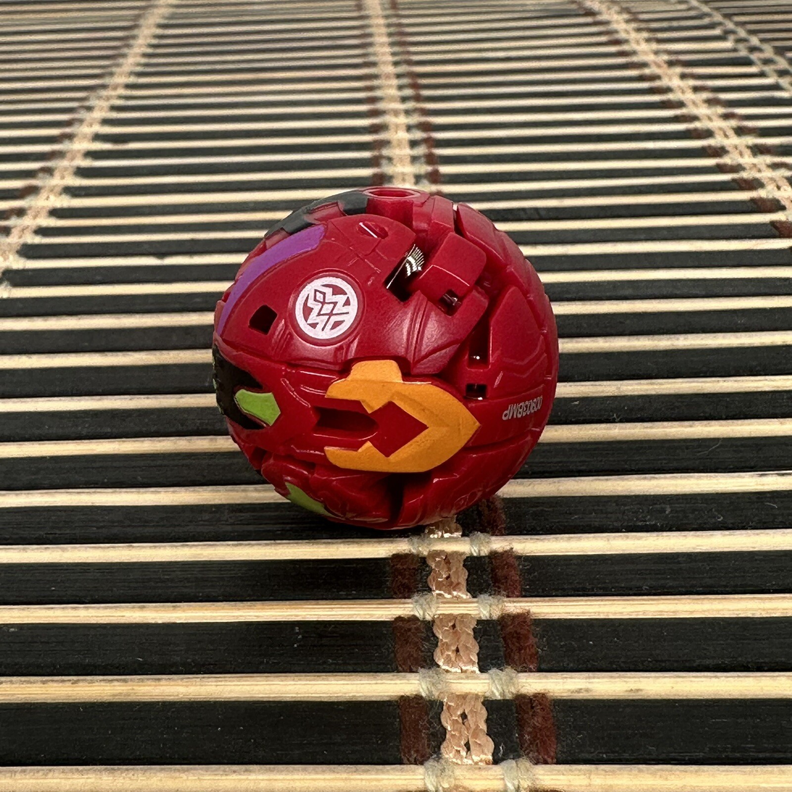 Bakugan Armored Alliance Pyrus/Darkus Dragonoid x Tretorous Fused Toy Figure