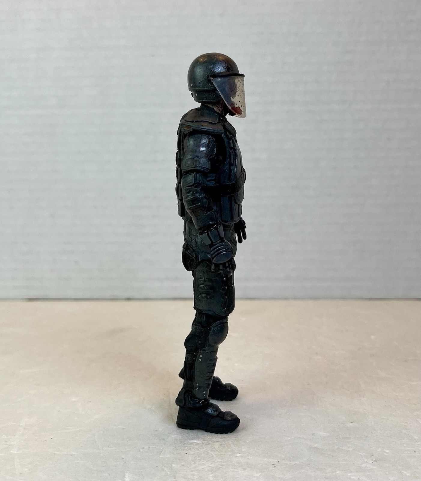 McFarlane The Walking Dead Riot Gear Zombie 5.5” Series 4 COMPLETE