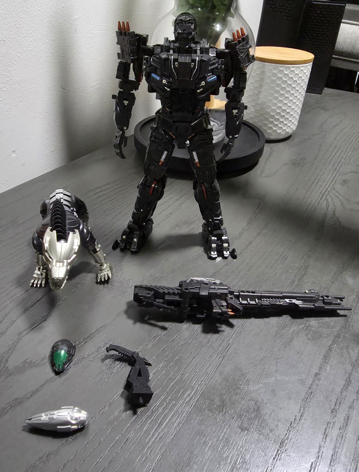 Transformers (KO) Unique Toys UT R-01 Lockdown Peru Kill USA Seller
