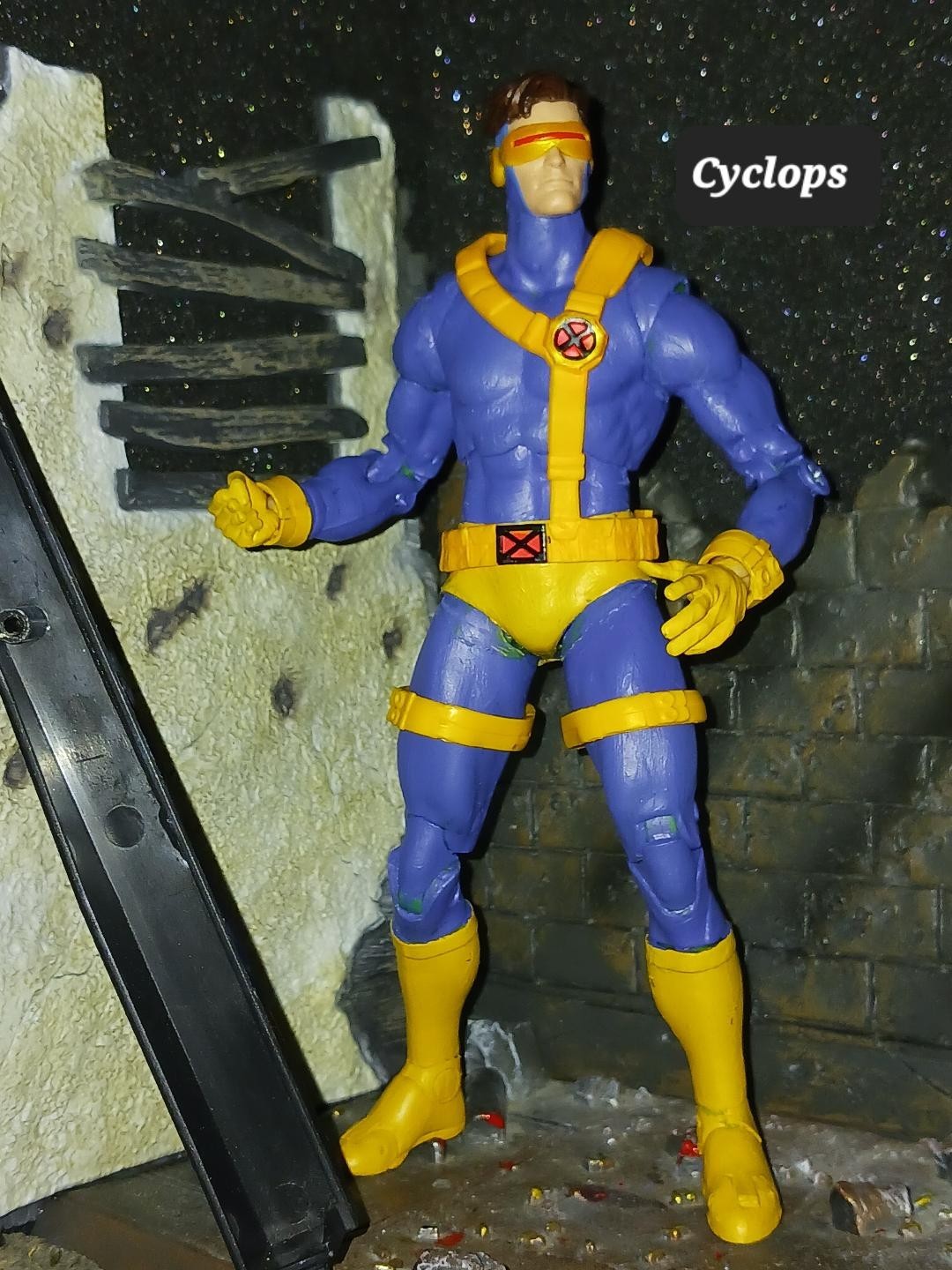 Marvel Legends CUSTOM CYCLOPS., Xmen.. Mcfarlane scale