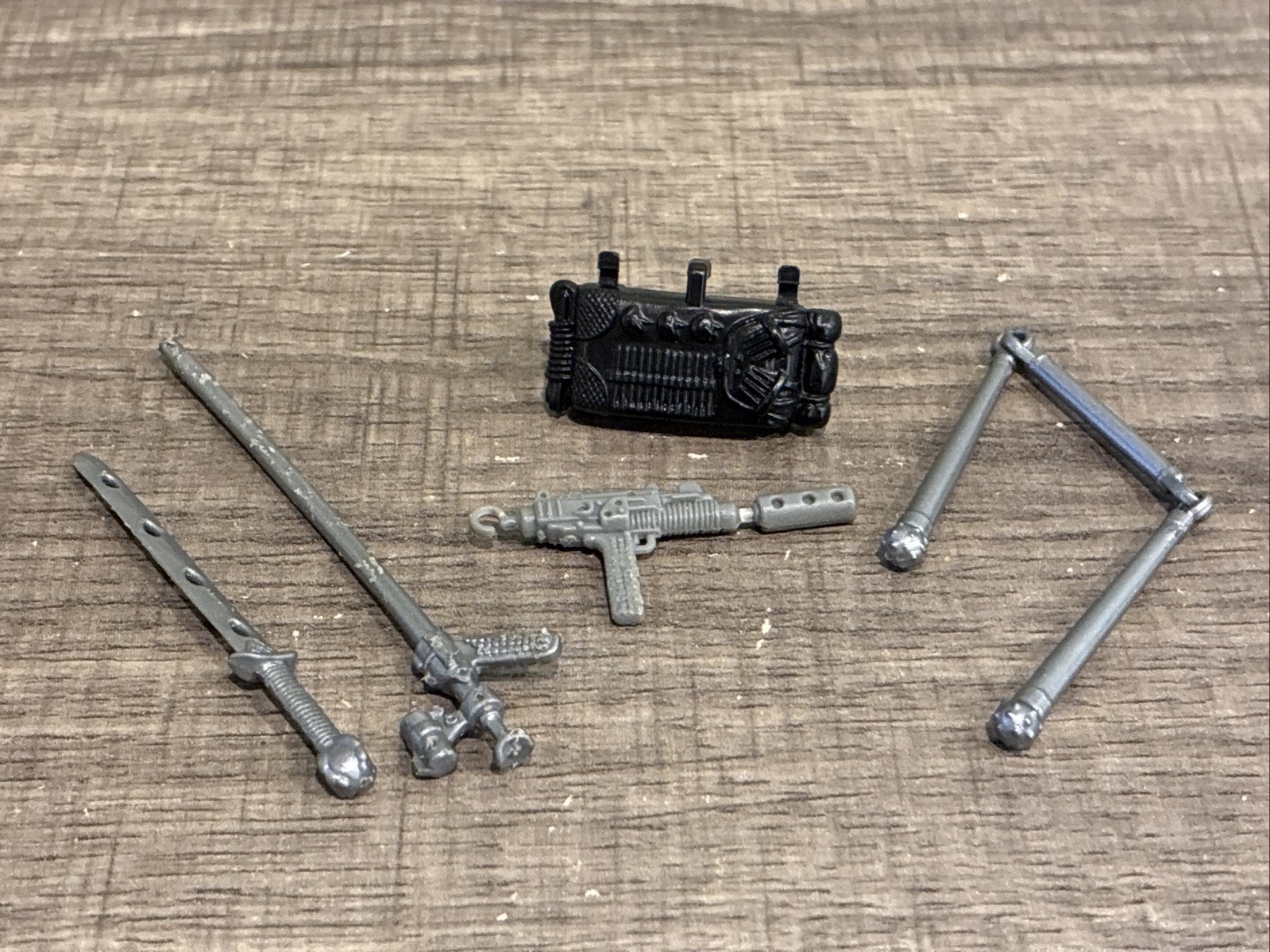G.I. JOE (1989) SNAKE EYES ~ WEAPONS LOT ~ GUN SWORD NUNCHUKS GI JOE PARTS