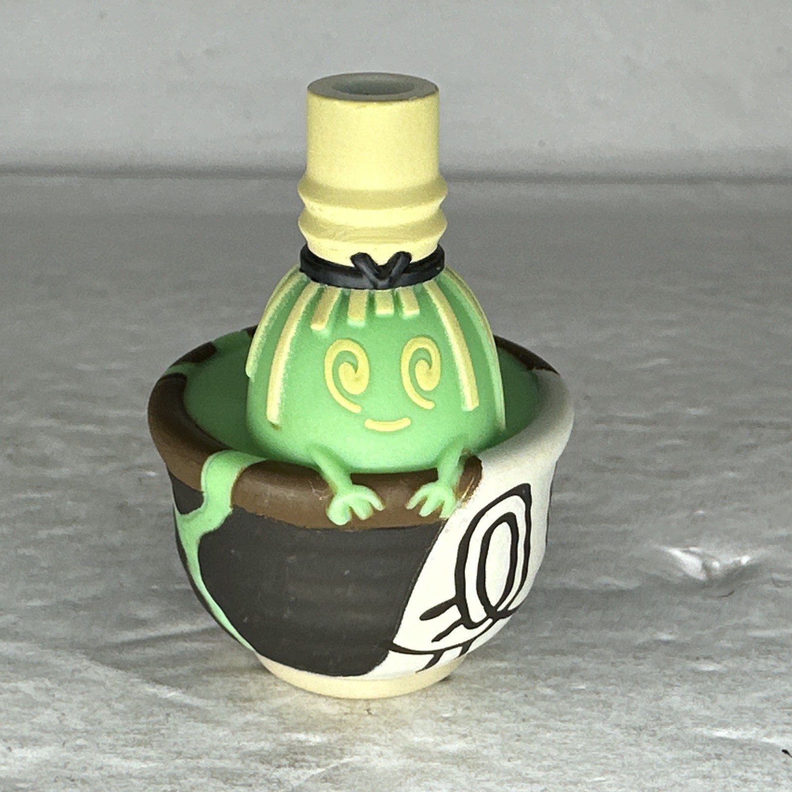 2024 Pokemon 1.5″ Sinistcha Finger Puppet Mini Figure Nintendo Bandai
