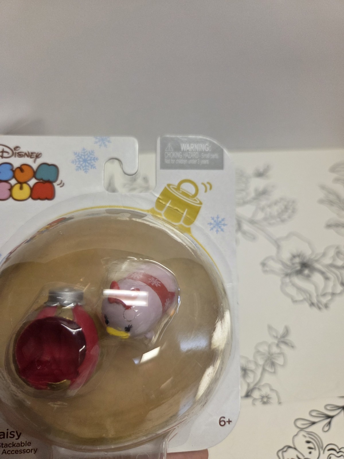Disney Holiday Tsum Tsum Vinyl Figures Lot of 4 Imperfect Packaging