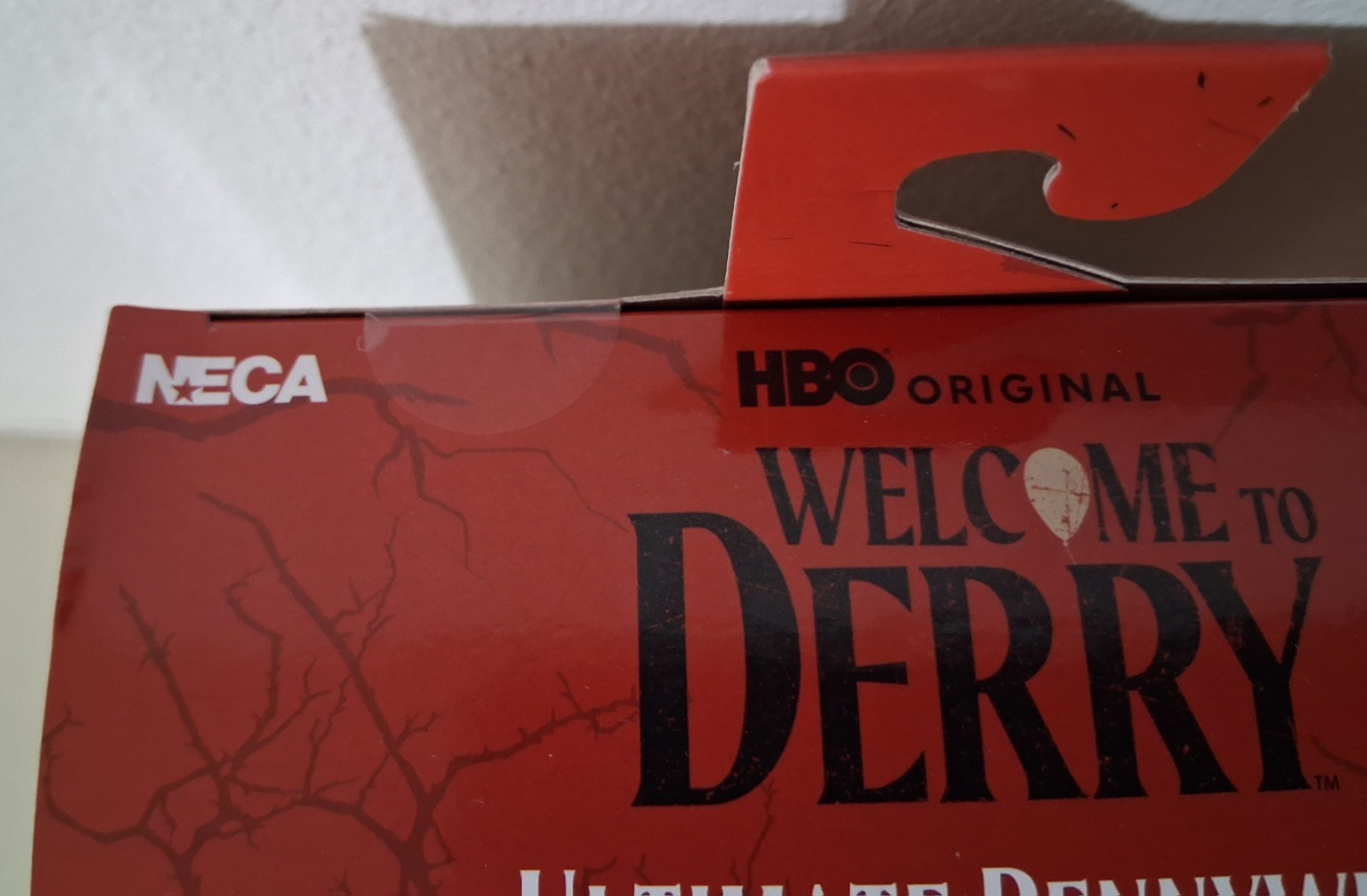 Neca ULTIMATE PENNYWISE IT Welcome to Derry 7″ inch Action Figurine (Brand New!)