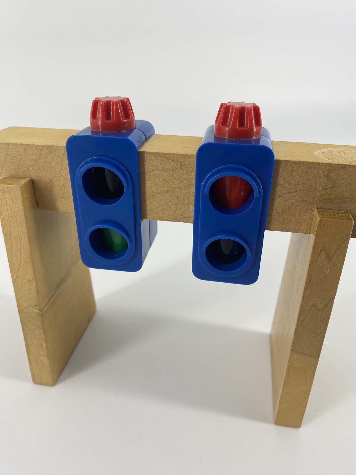 Q200 Learning Curve Wooden Thomas Train Over the Track Signal!