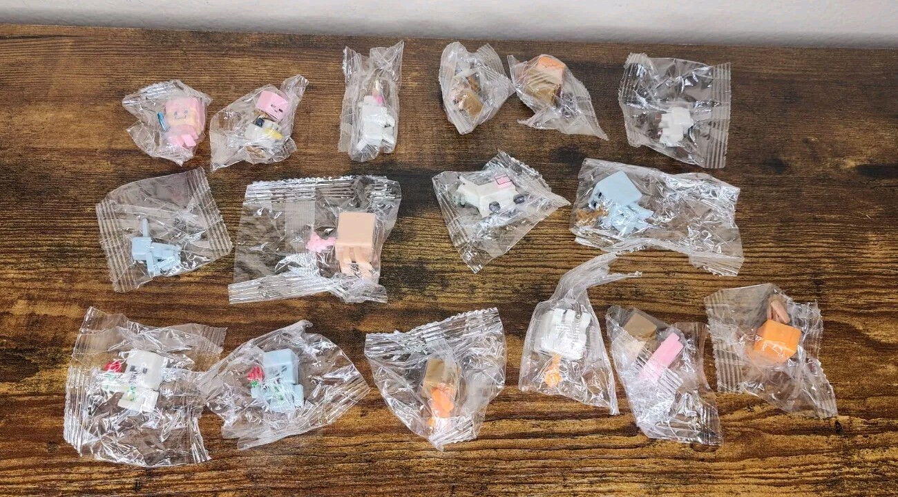 LOT OF 16 New In Package Minecraft MINI-FIGURES 1.5″