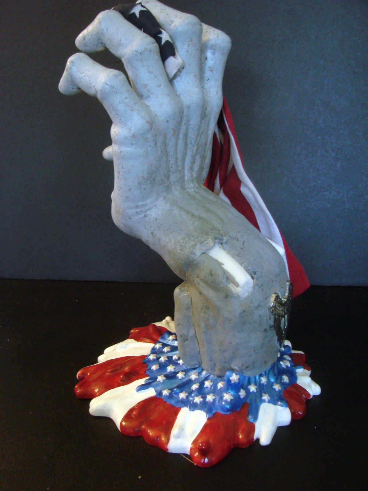 NEVER FORGET HAND Custom Kidrobot Santa Cruz Skateboards Screaming Hand Figure