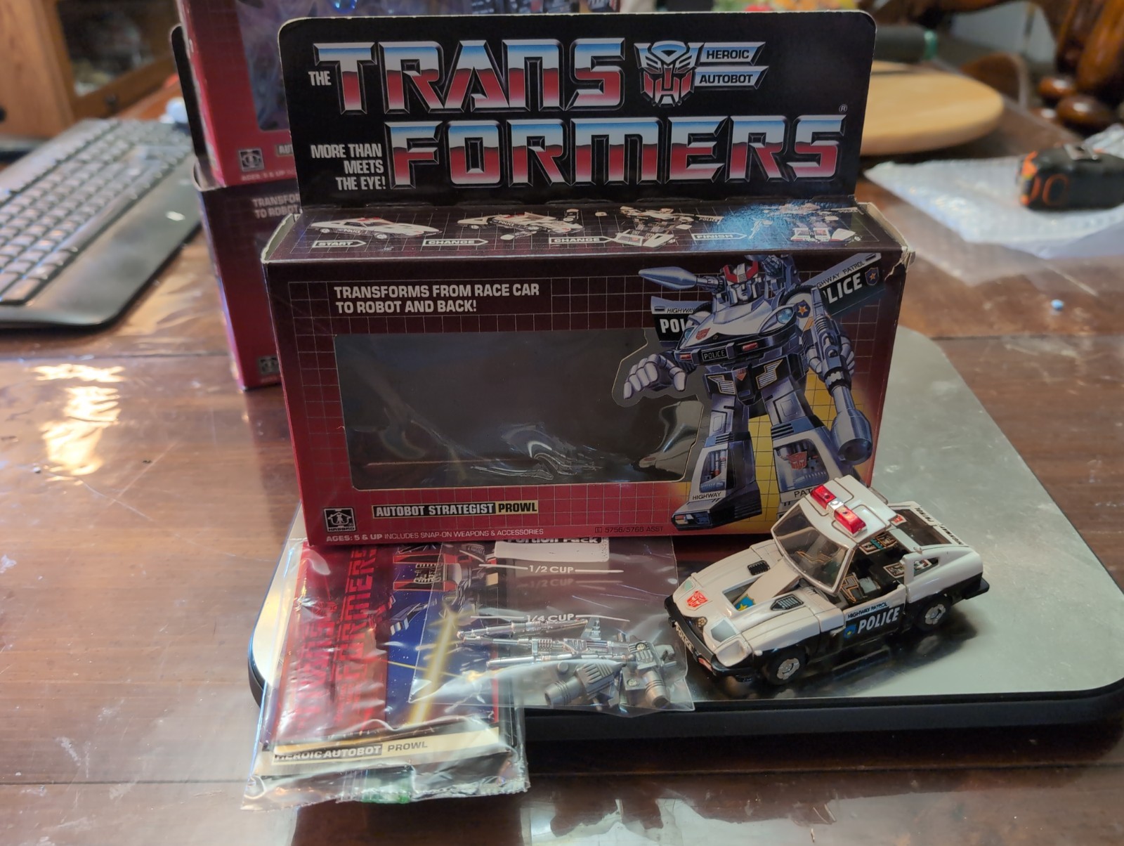 Vintage G1 Transformers Prowl 100% Complete Pre Rub W/ Display Box*