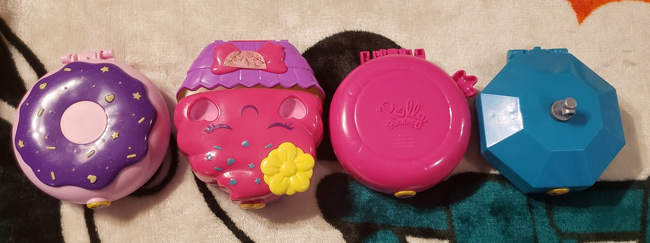 LARGE LOT OF 11 POLLY POCKET Miini playsets – missing pieces