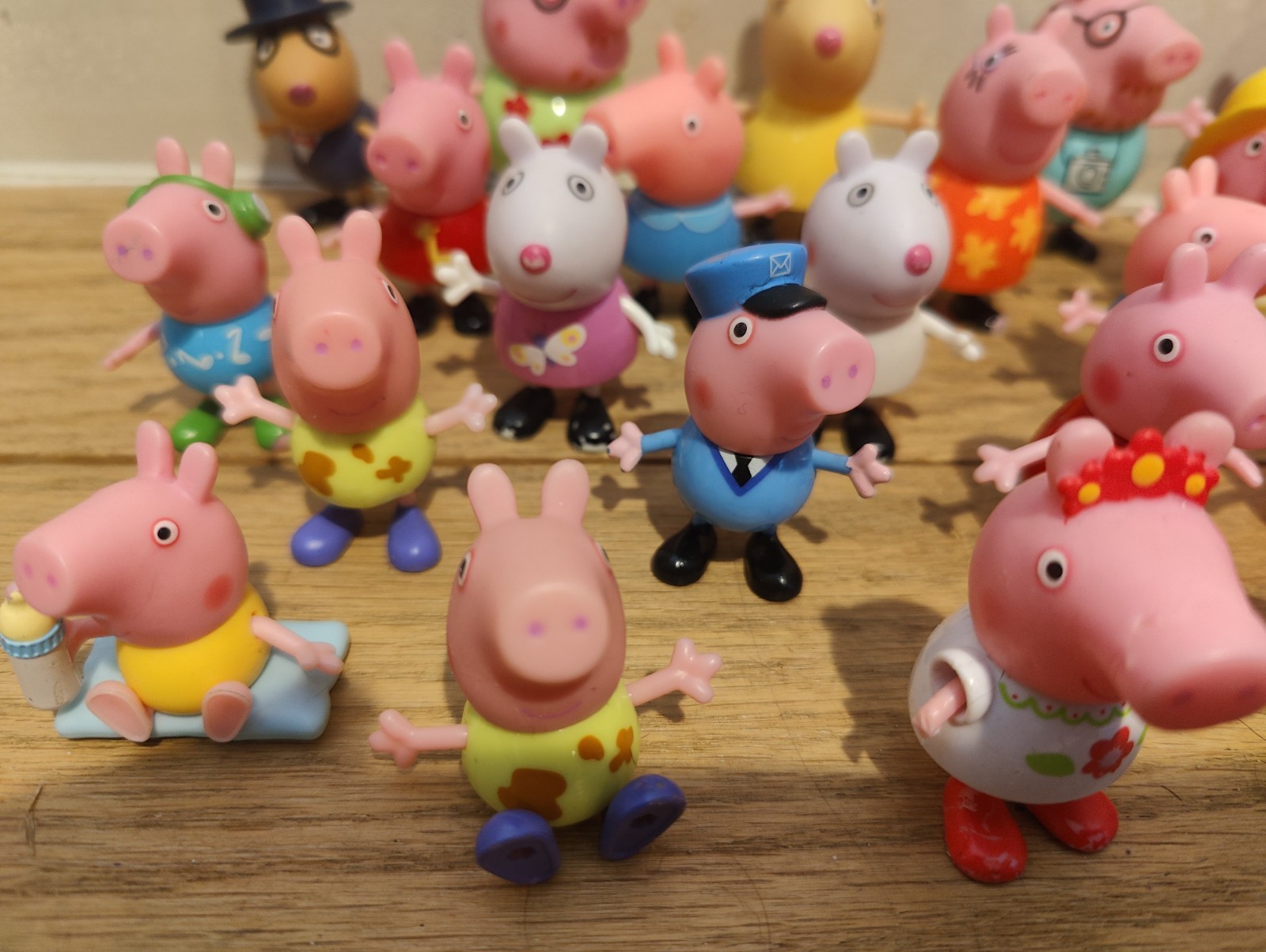 (30) Peppa Pig Figures Toys Lot
