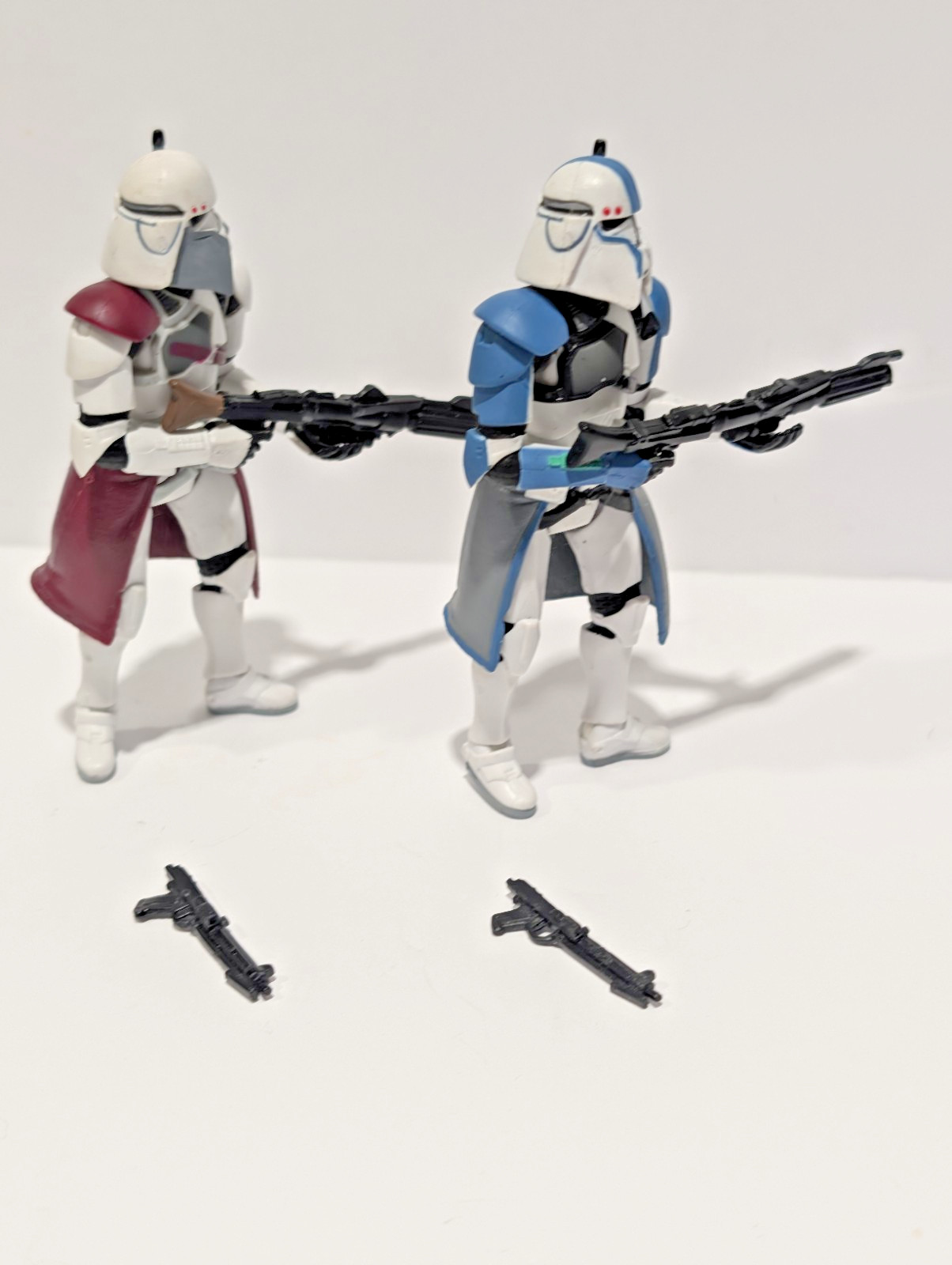 Star Wars Red Blue Clone Trooper Commander Bacara 3.75″ 2004 Action Figure Loose