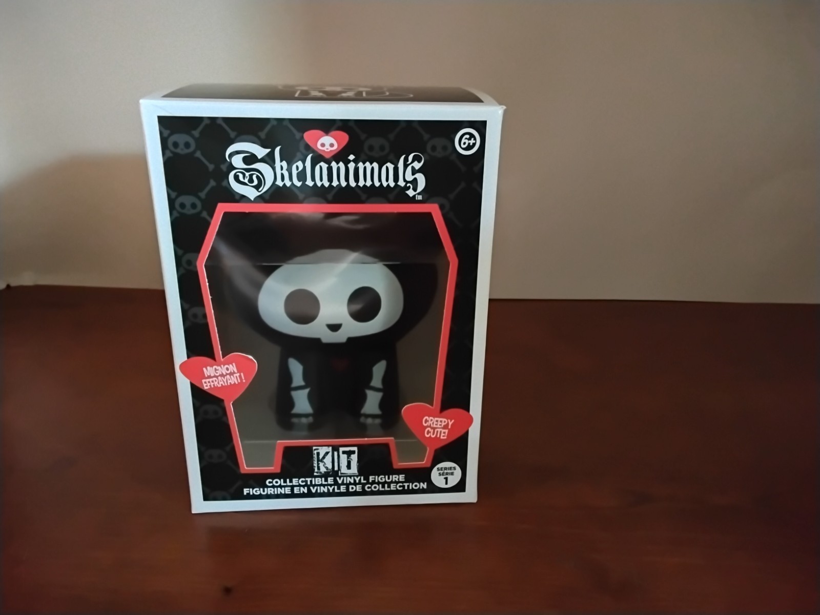 Hasbro Series 1 Skelanimals KIT Box is Damaged