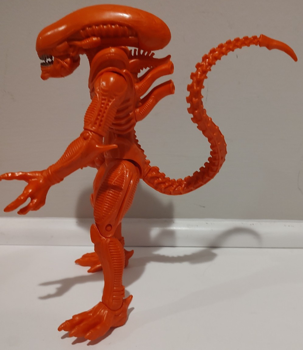 Lanard Toys ALIEN Xenomorph Warrior Posable figure 1:18 scale Red