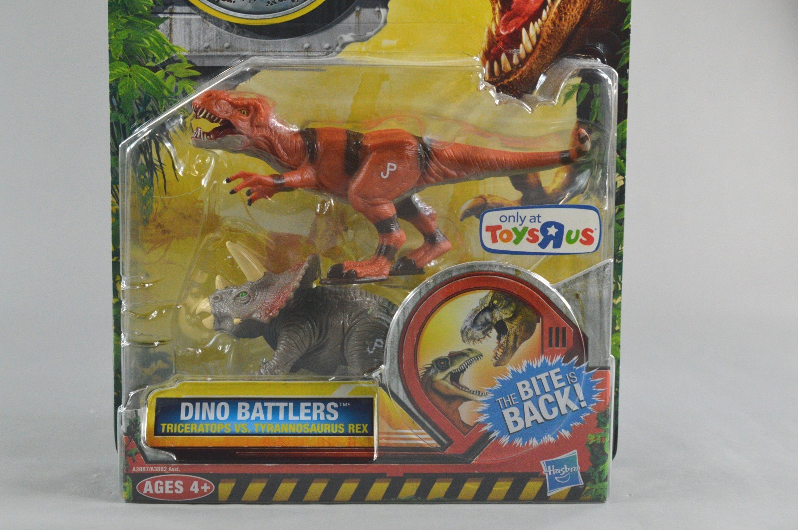 Jurassic Park 2009 Dino Battlers Triceratops VS Tyrannosaurus Rex T-Rex 2 Pack
