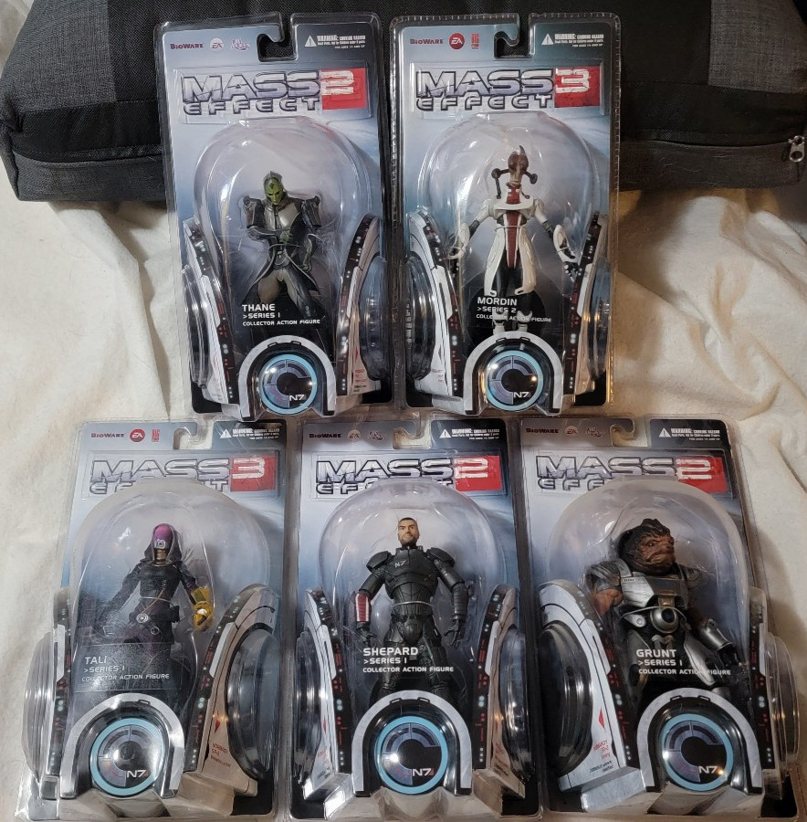Big Fish Toys Mass Effect 3 Figure Collection 5 Series 1 and 2 Bioware EA NIB