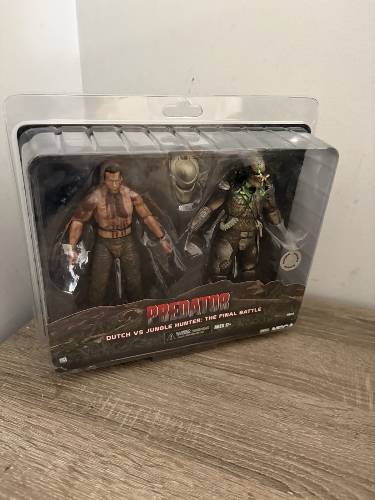 NECA Predator Dutch vs Jungle Hunter The Final Battle 2-Pack TRU Exclusive MIB