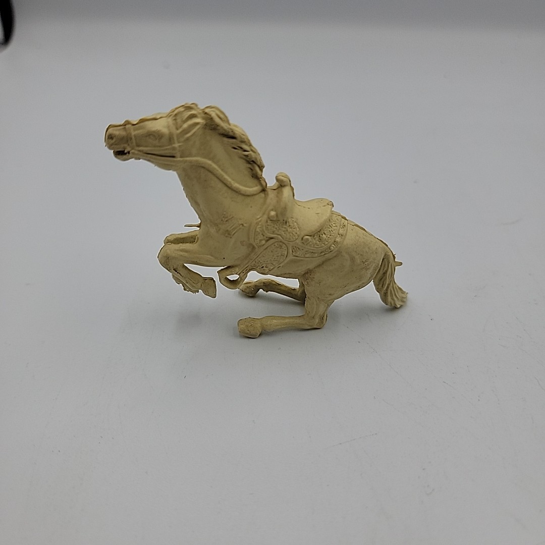 Vintage 1960’s Marx Western Frontier 4″ Long Cream Horse Rearing Up