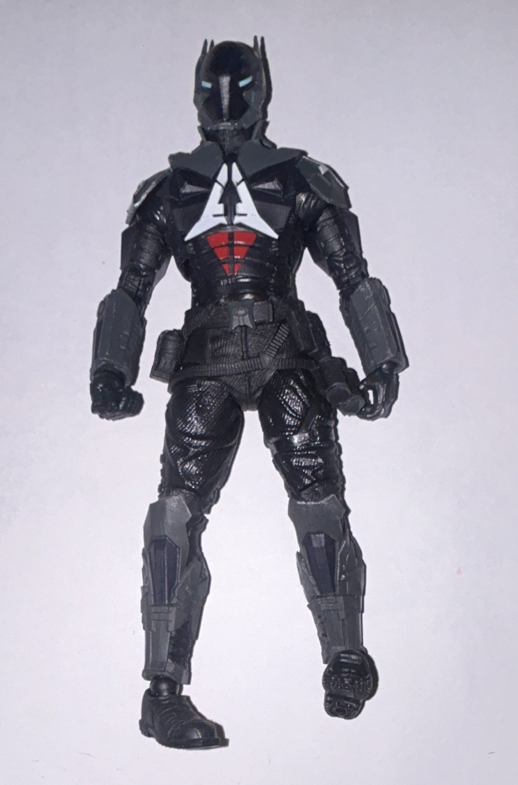 Black Panther Action Figure Black/Gray Suit w/ White/Red Chest Emblem