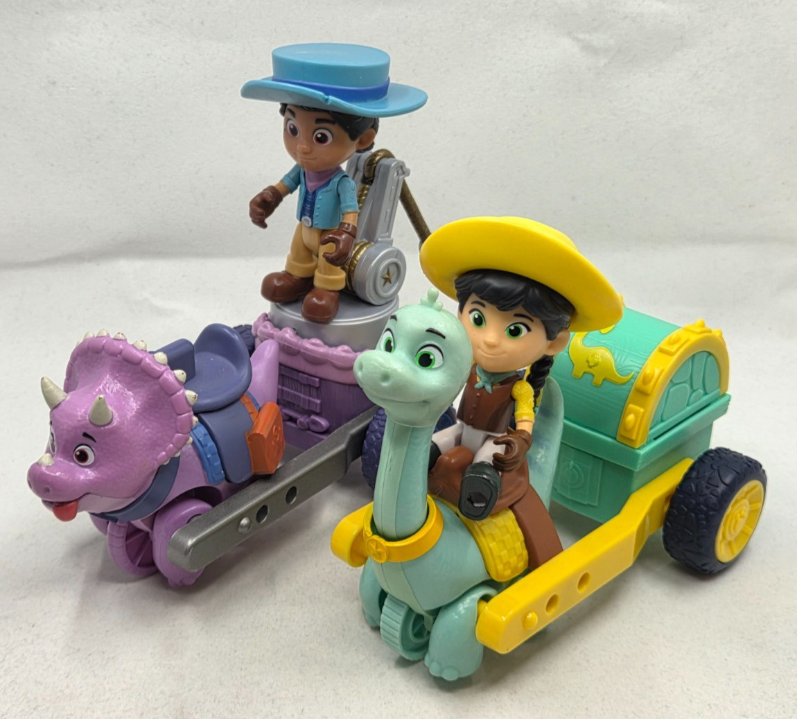 Dino Ranch Min Clover Miguel Tango Care Cart Tow Rig figures toys Jazwares