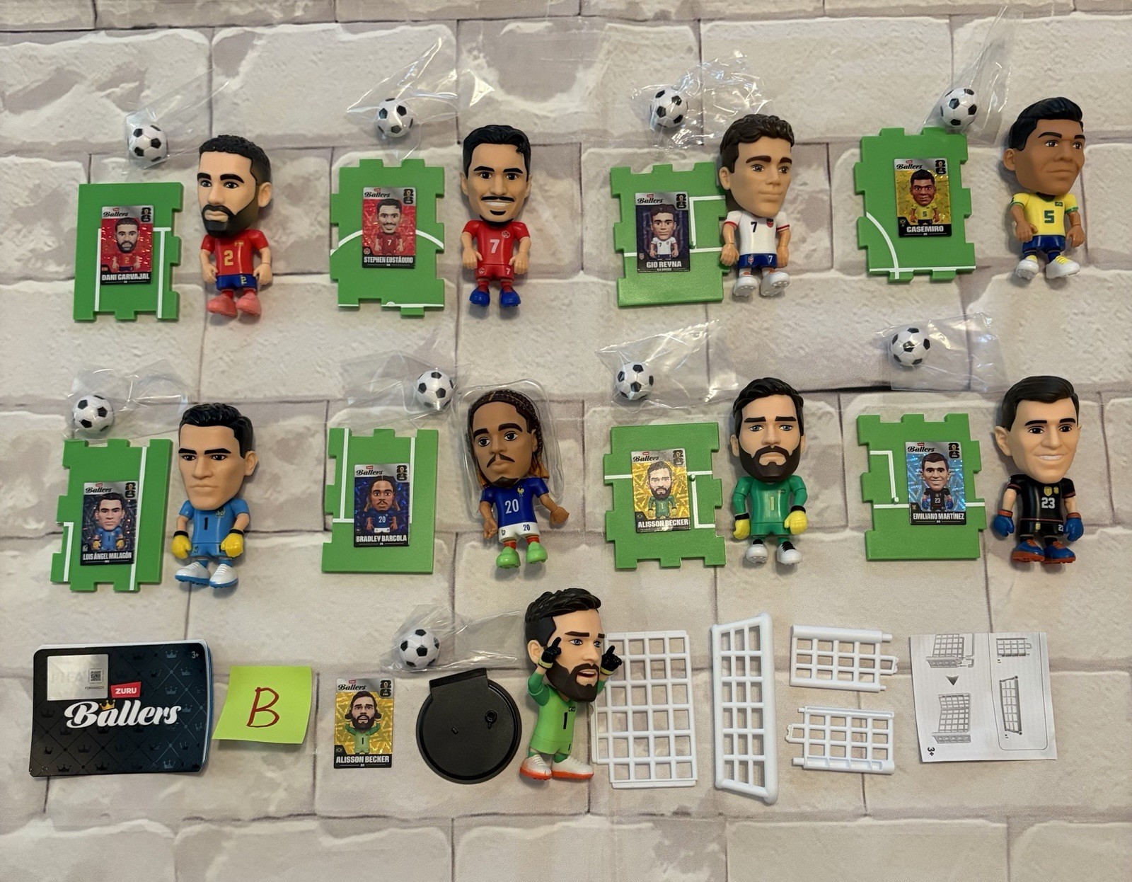 (9) 2026 FIFA World Cup Zuru Soccer Ballers Lot B (8) Regular And (1) Rare