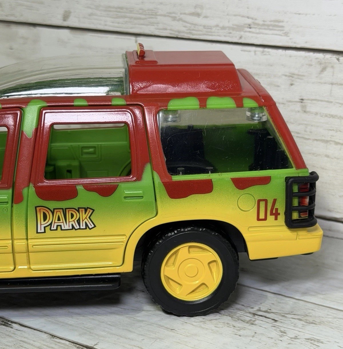 2020 Mattel Jurassic Park Ford Explorer 1993 Movie Vehicle GWN38