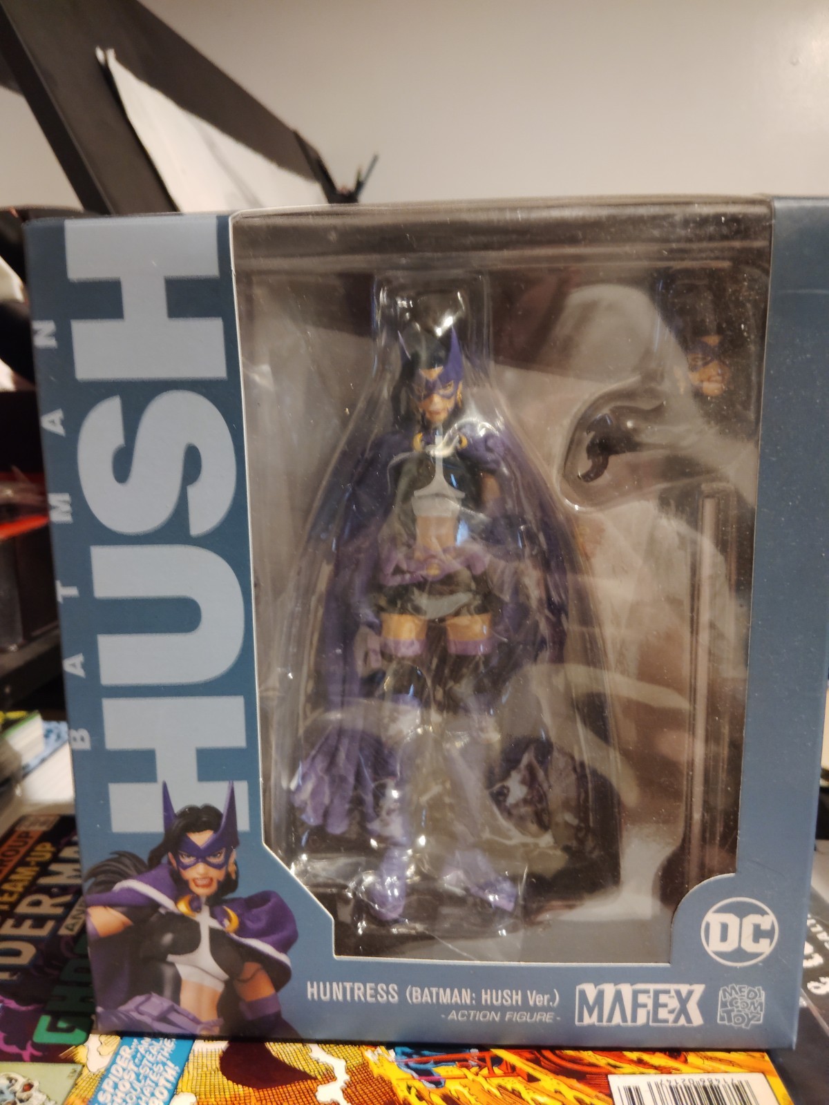 Mafex Huntress Batman Hush Version