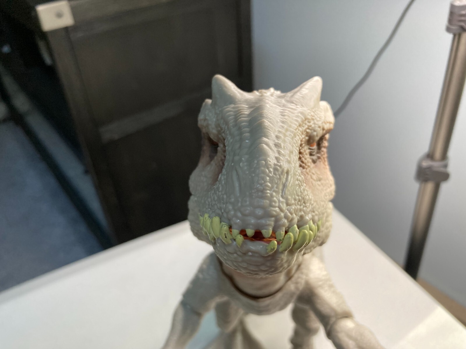 Jurassic World Destroy N Devour INDOMINUS REX Dinosaur Sound Light Arms Grab 24″