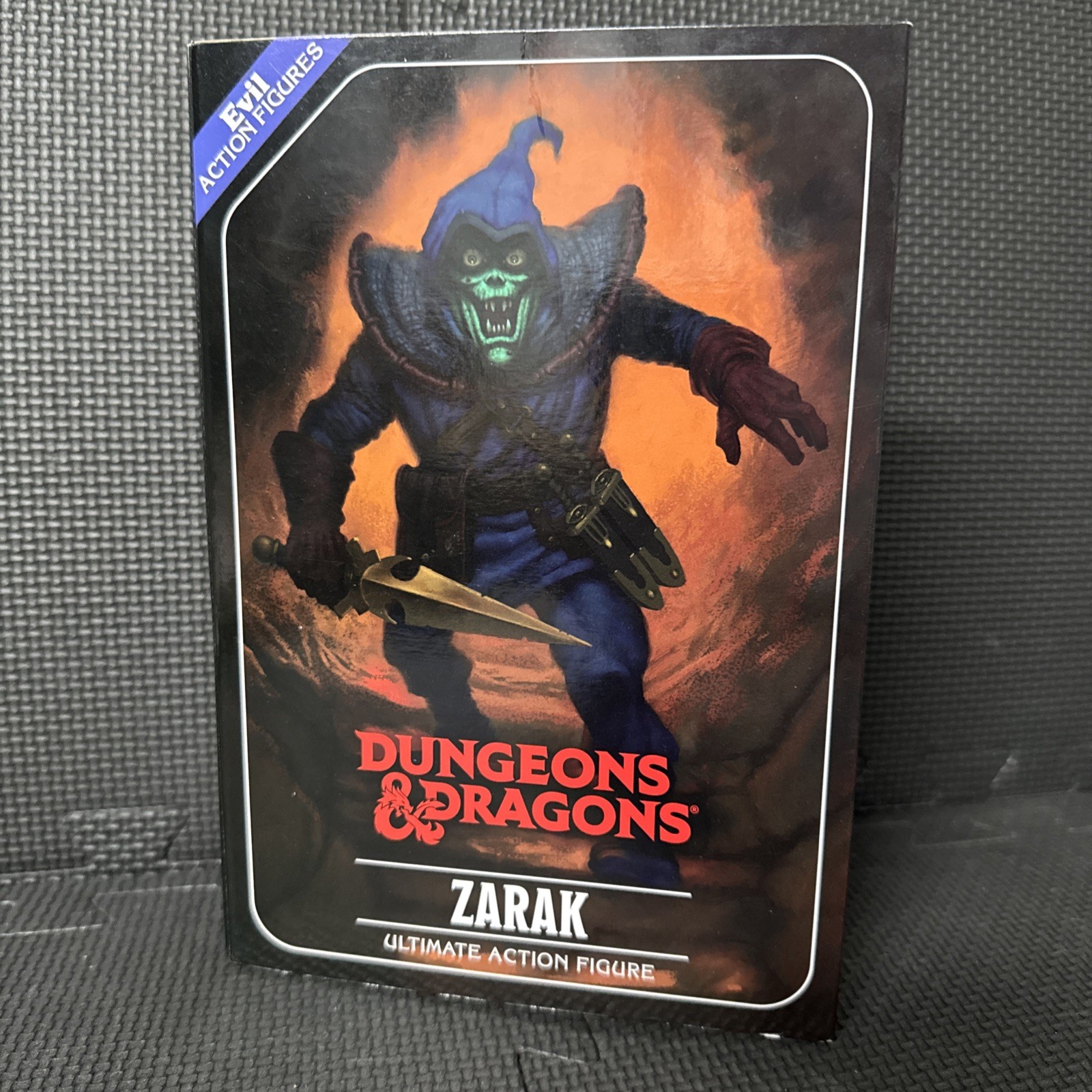 Dungeons & Dragons 7 Inch Action Figure Ultimate – Zarak DMG BOX