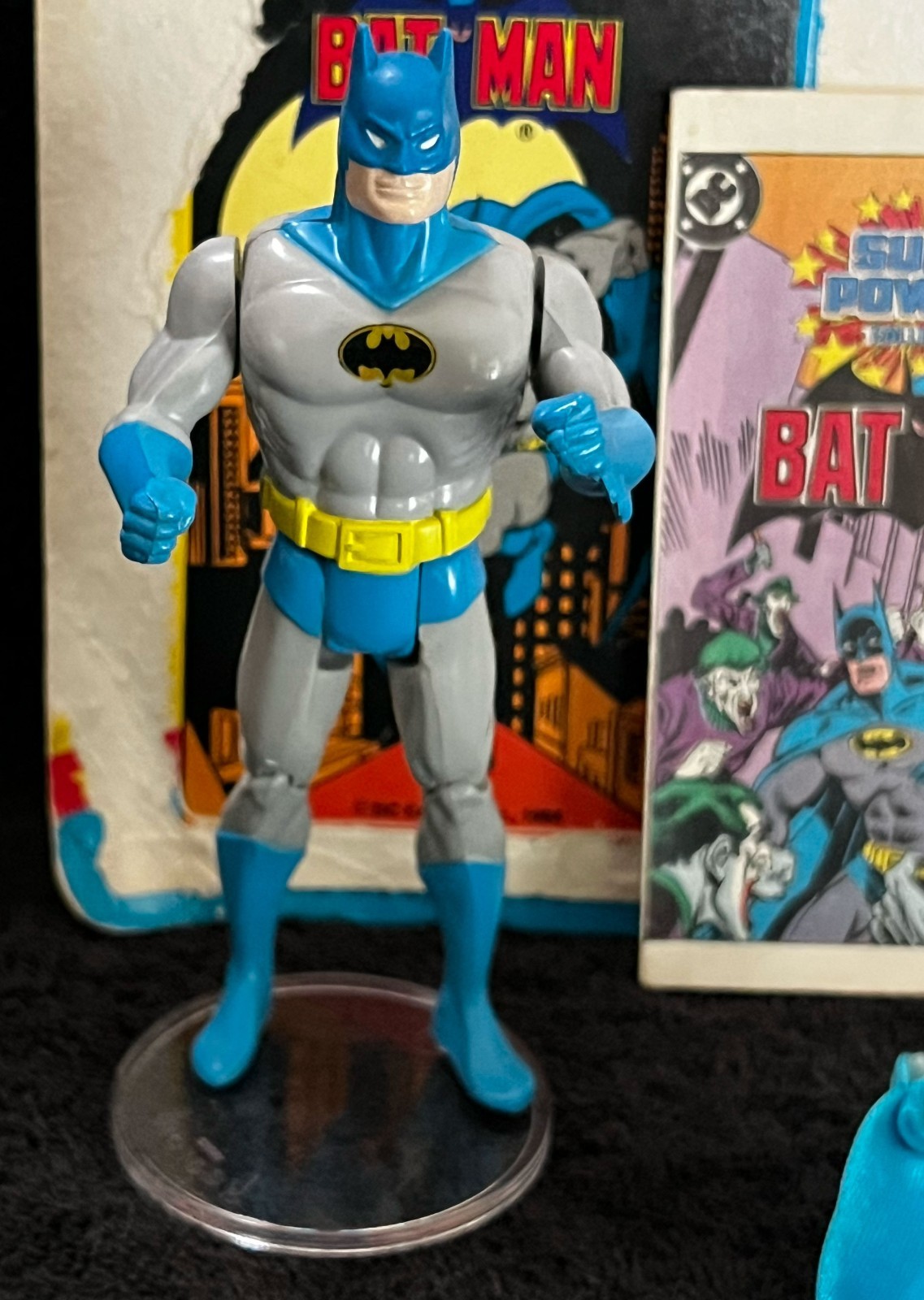 1984 BATMAN • COMPLETE VINTAGE CAPE & CARD BACK • VINTAGE DC SUPER POWERS