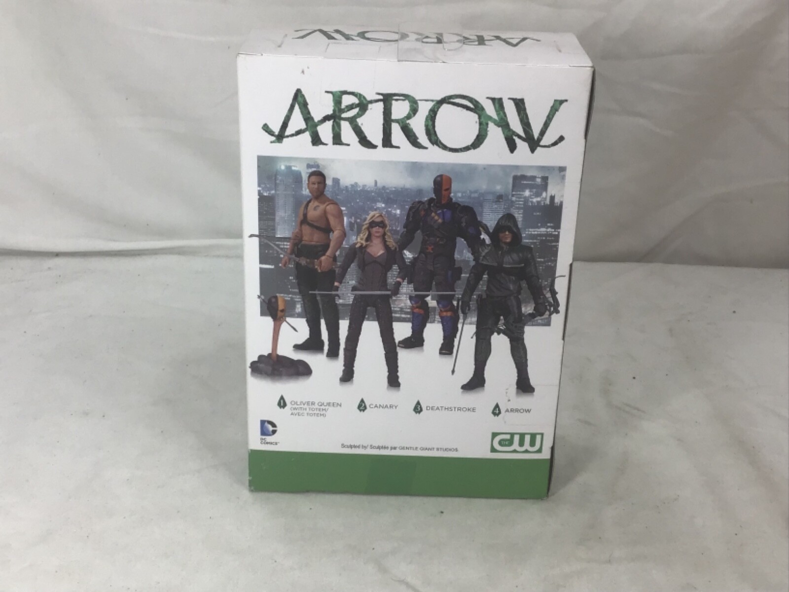 New DC Comics Arrow Oliver Queen with Totam Figure Sealed Boxed FREESHIP